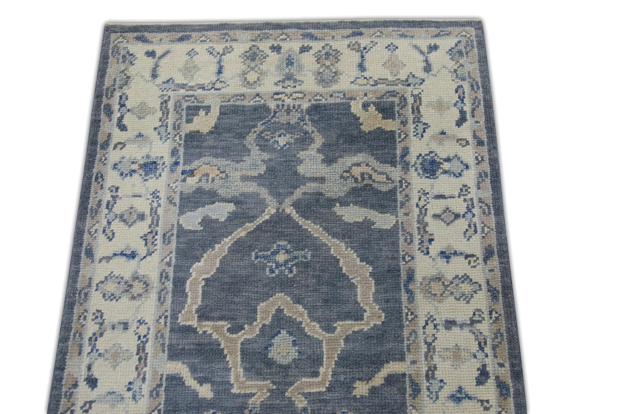 Türkischer Oushak-Teppich Blau & Creme Handgewebter Teppich 2'11