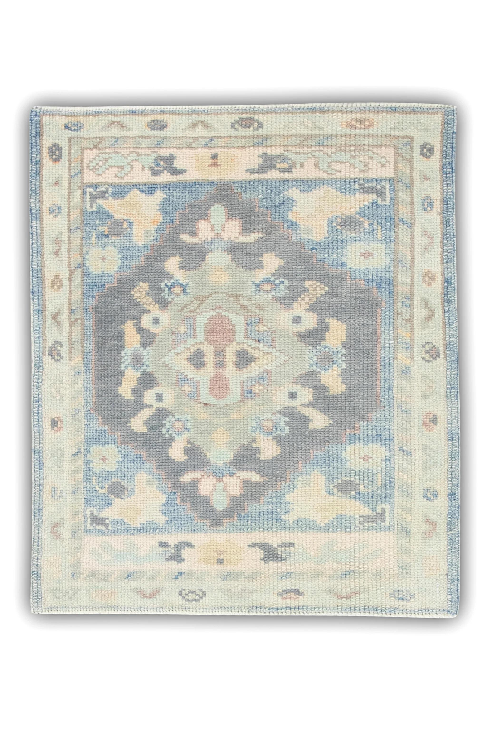 Türkischer Oushak-Teppich in Blau & Multicolor, handgefertigt, 2'4