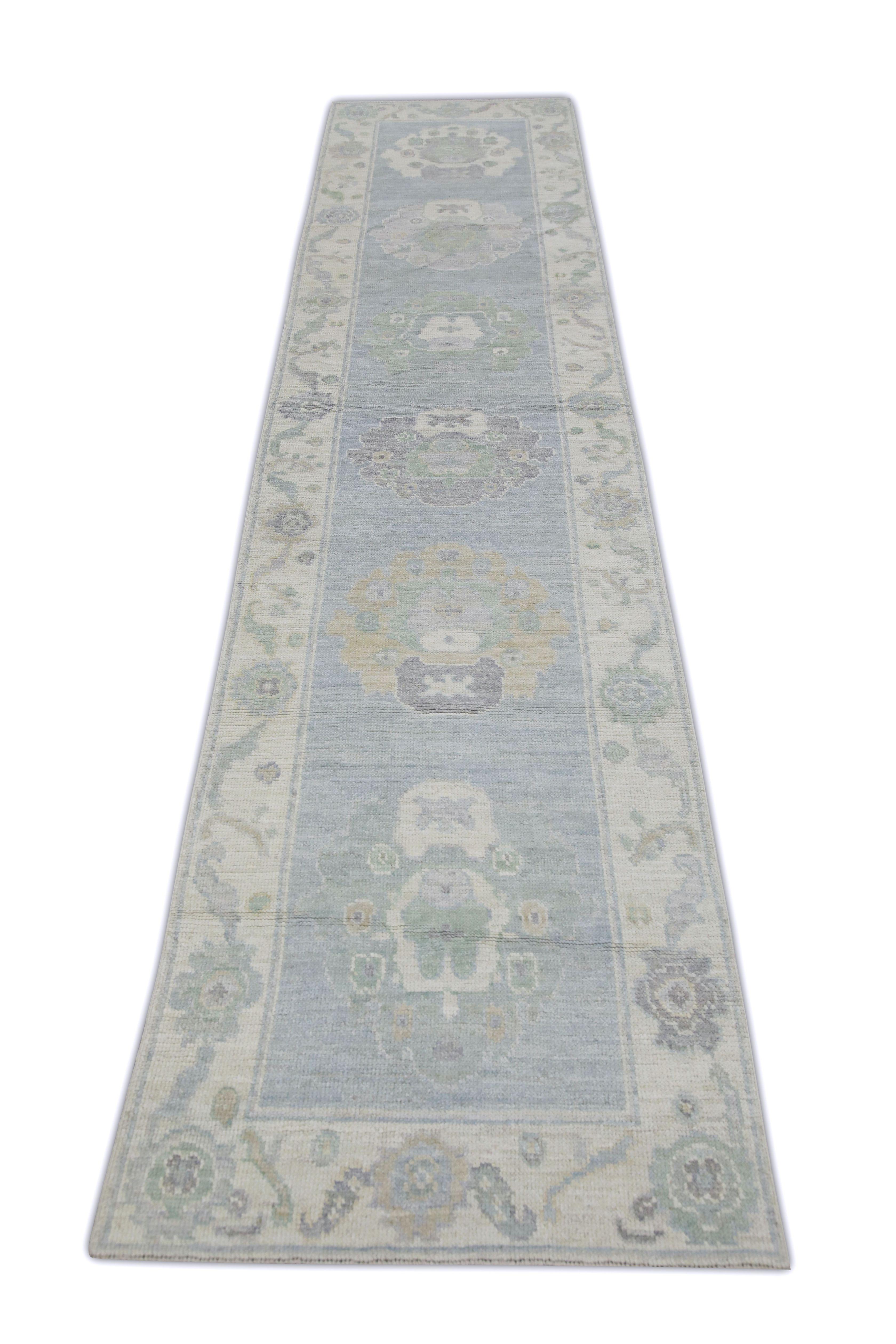 XXIe siècle et contemporain Tapis turc Oushak Bleu Sage Ivoire Tapis en laine tissé à la main 2'8
