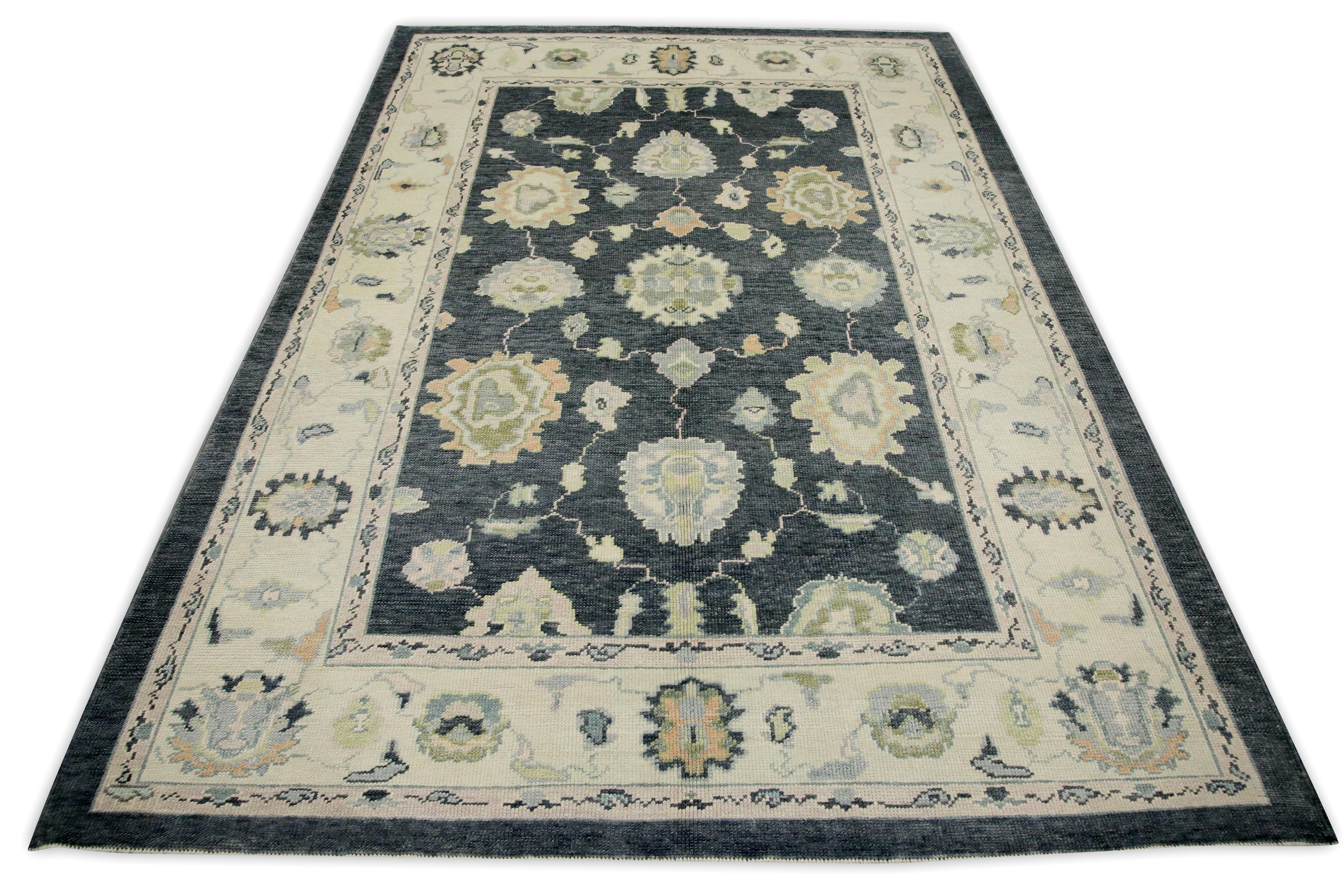 Türkischer Oushak Teppich Charcoal Floral Design Handgewebter Wollteppich 6'3