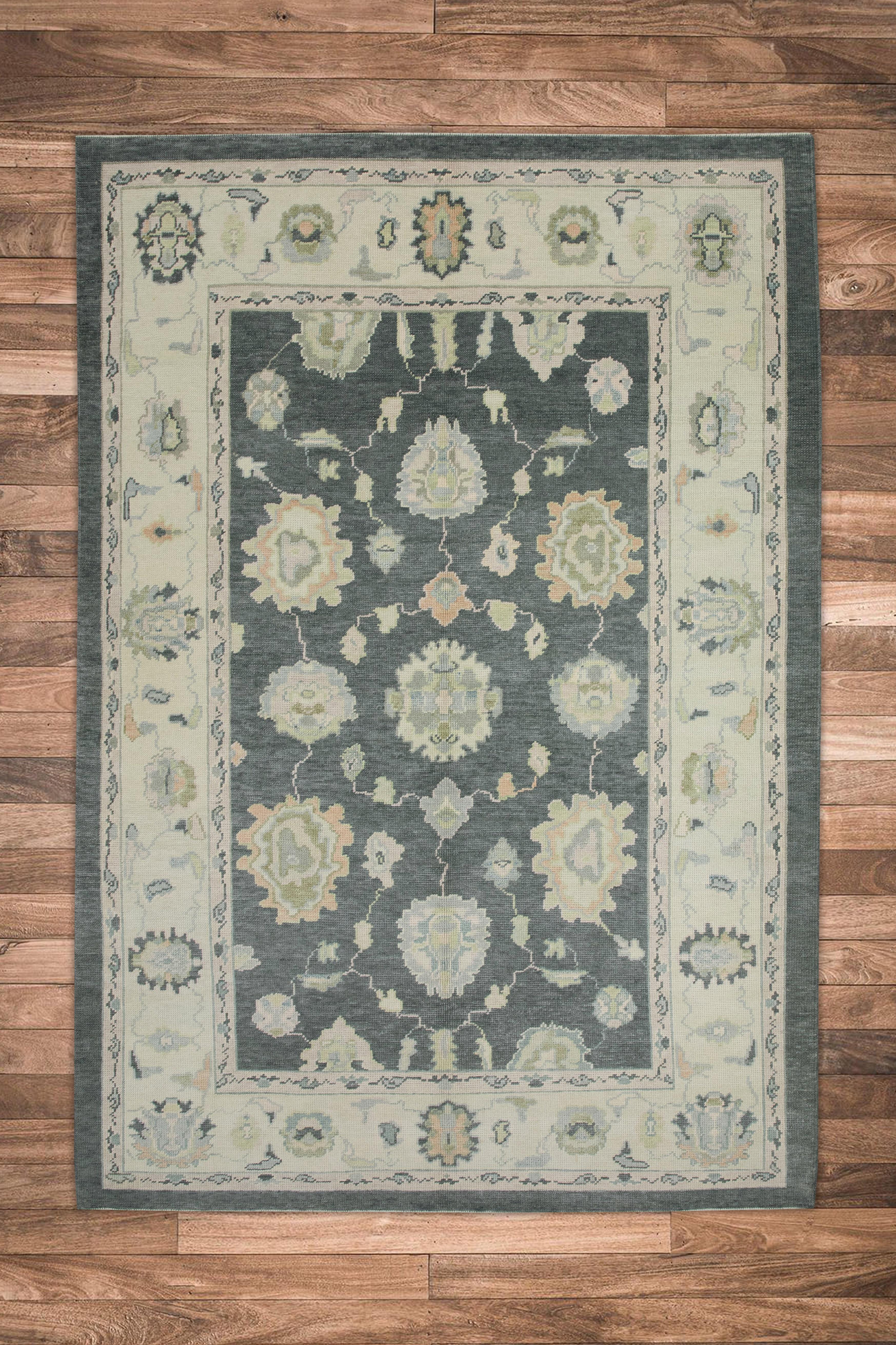 Türkischer Oushak Teppich Charcoal Floral Design Handgewebter Wollteppich 6'3
