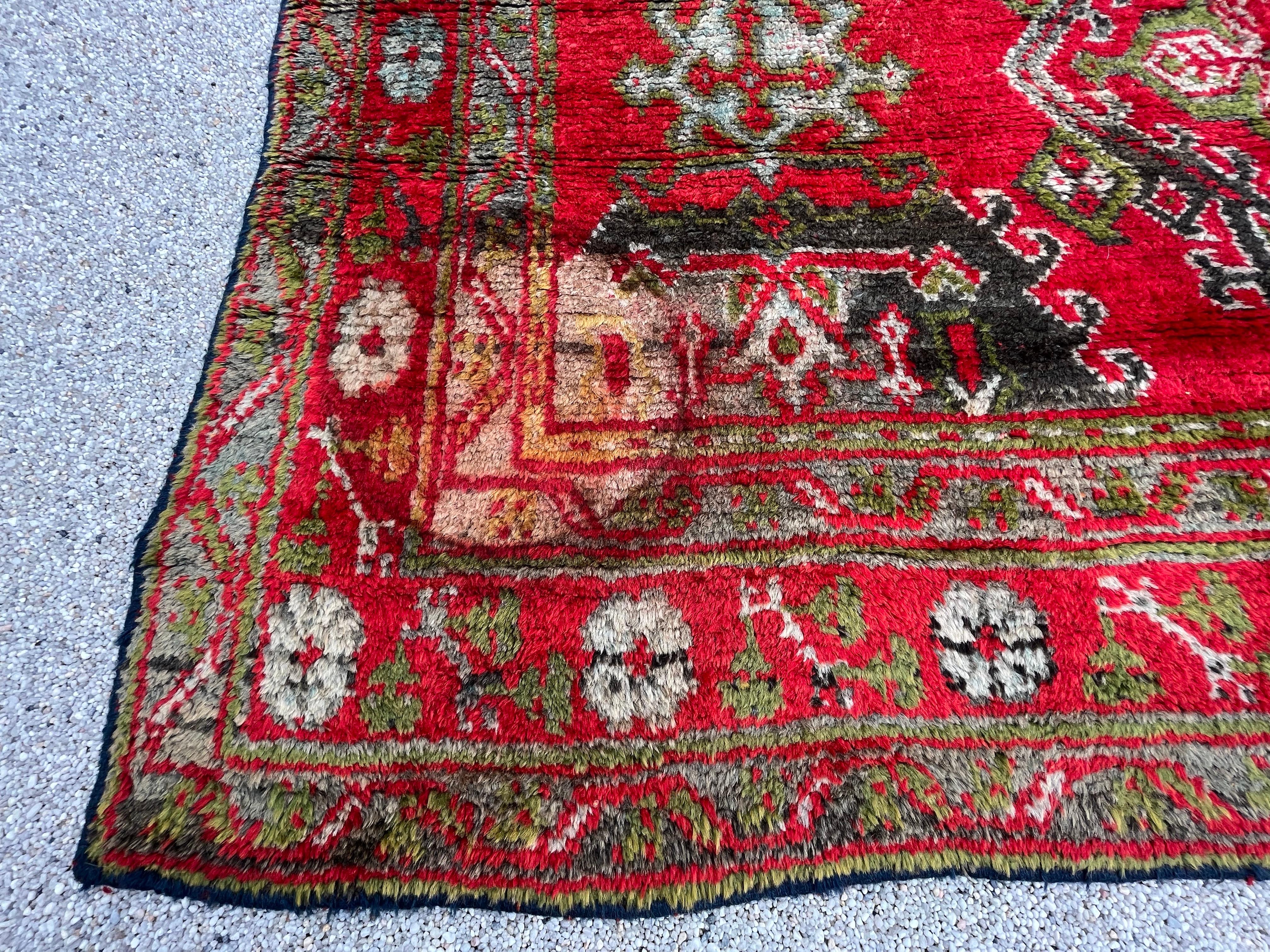 Turkish Oushak Rug, Circa 1900 In Fair Condition For Sale In RÉDING, FR