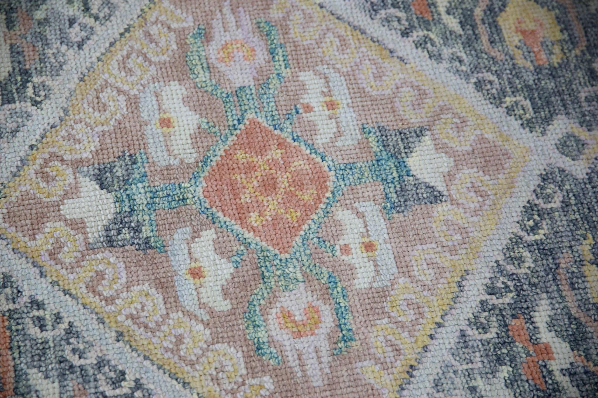 Türkischer Oushak-Teppich, farbenfroher, geometrischer, handgewebter Wollteppich 2'11