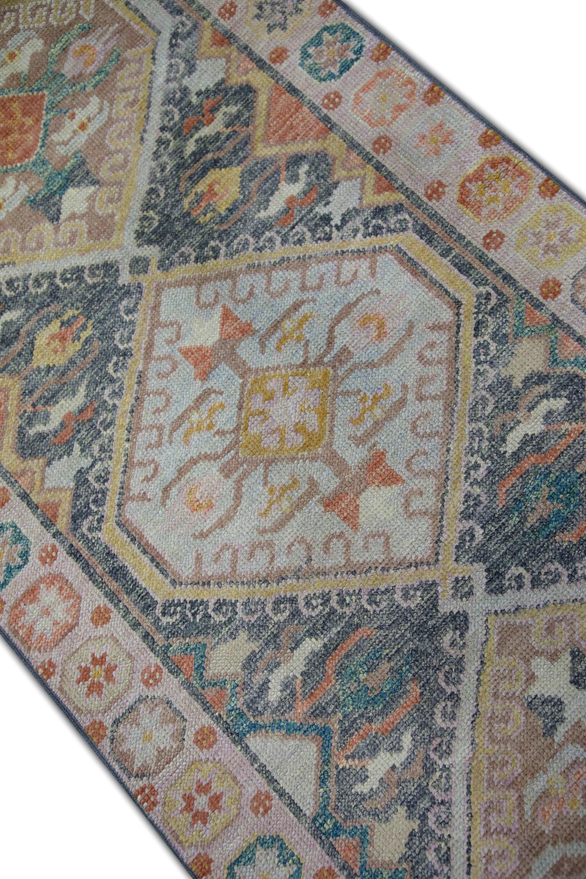 Türkischer Oushak-Teppich, farbenfroher, geometrischer, handgewebter Wollteppich 2'11