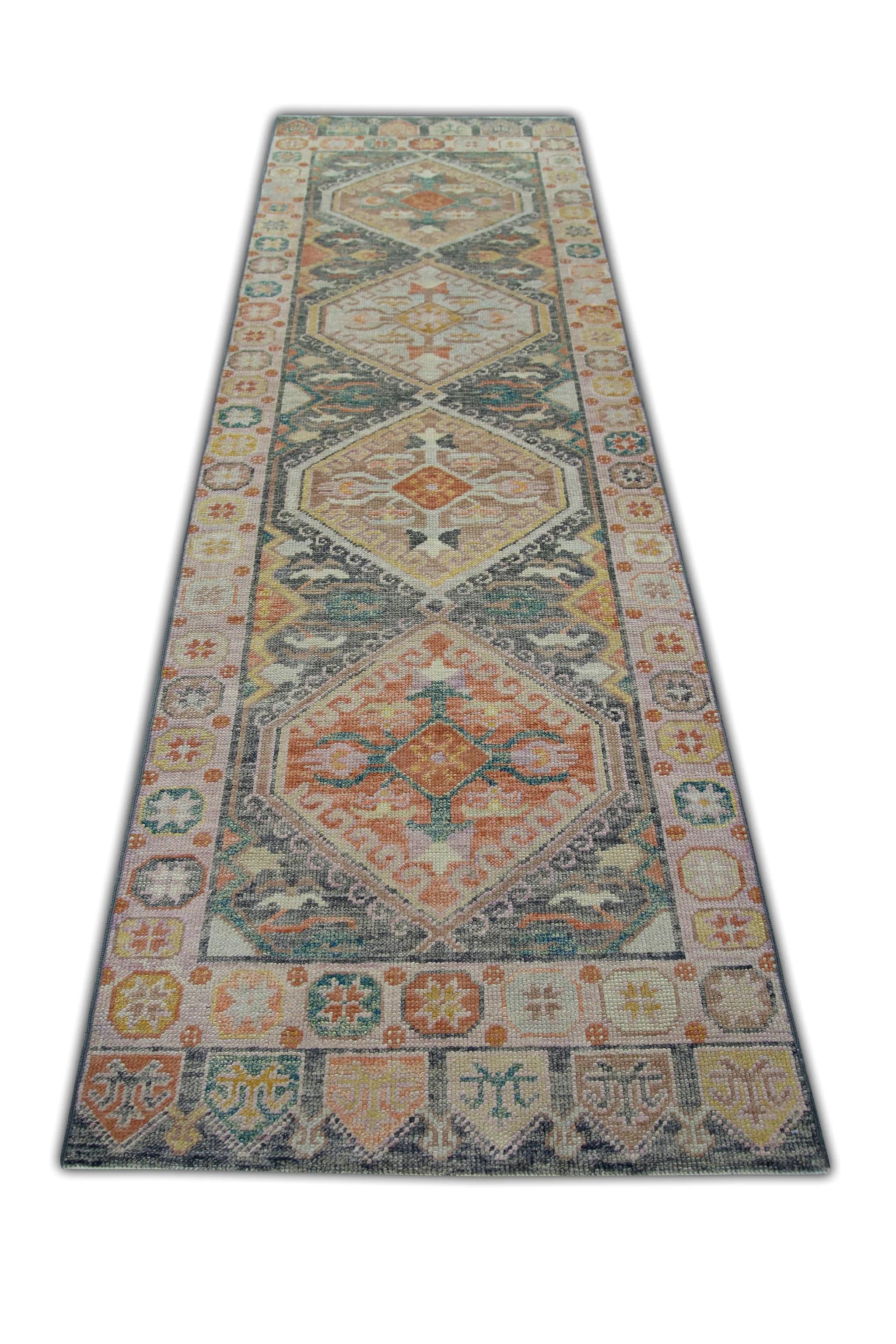 Türkischer Oushak-Teppich, farbenfroher, geometrischer, handgewebter Wollteppich 2'11