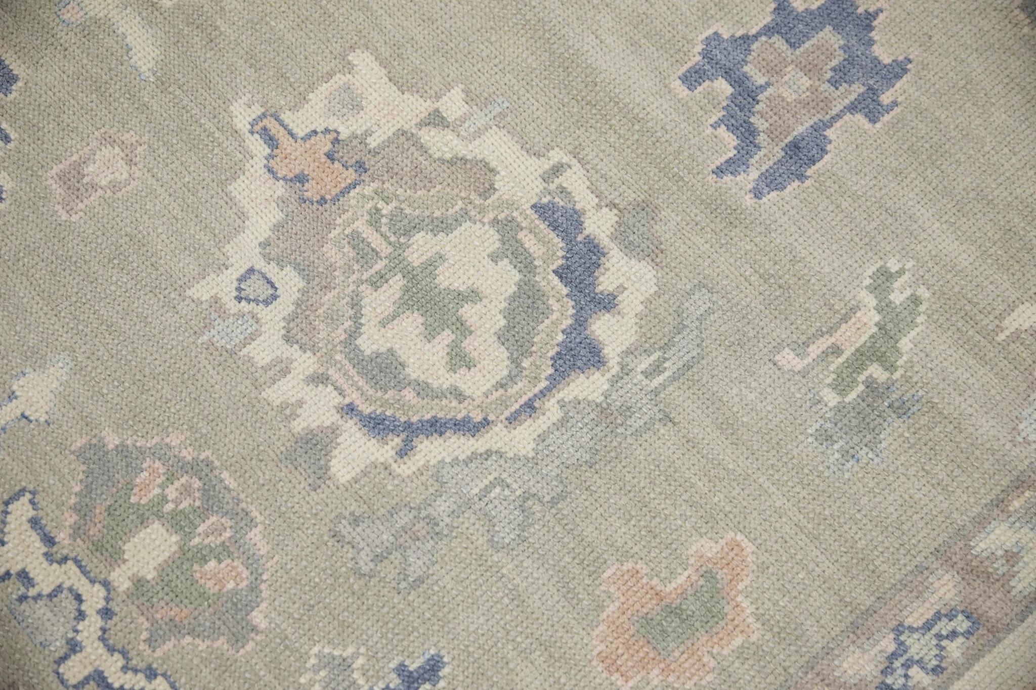 Türkischer Oushak-Teppich aus handgewebter Wolle in Grün & Blau mit Blumenmuster, 8' x 9'1