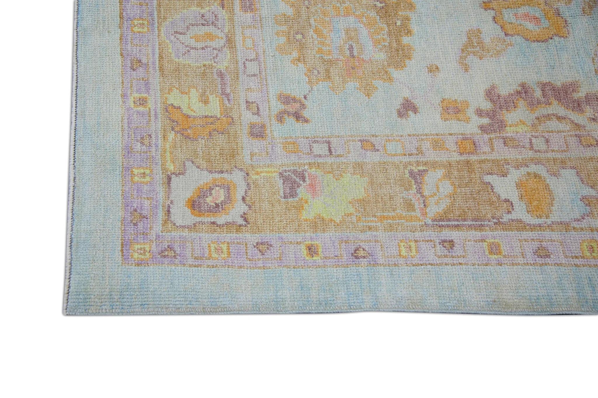 Handgewebter türkischer Oushak-Teppich aus Wolle in Blau mit buntem Blumenmuster 4'2