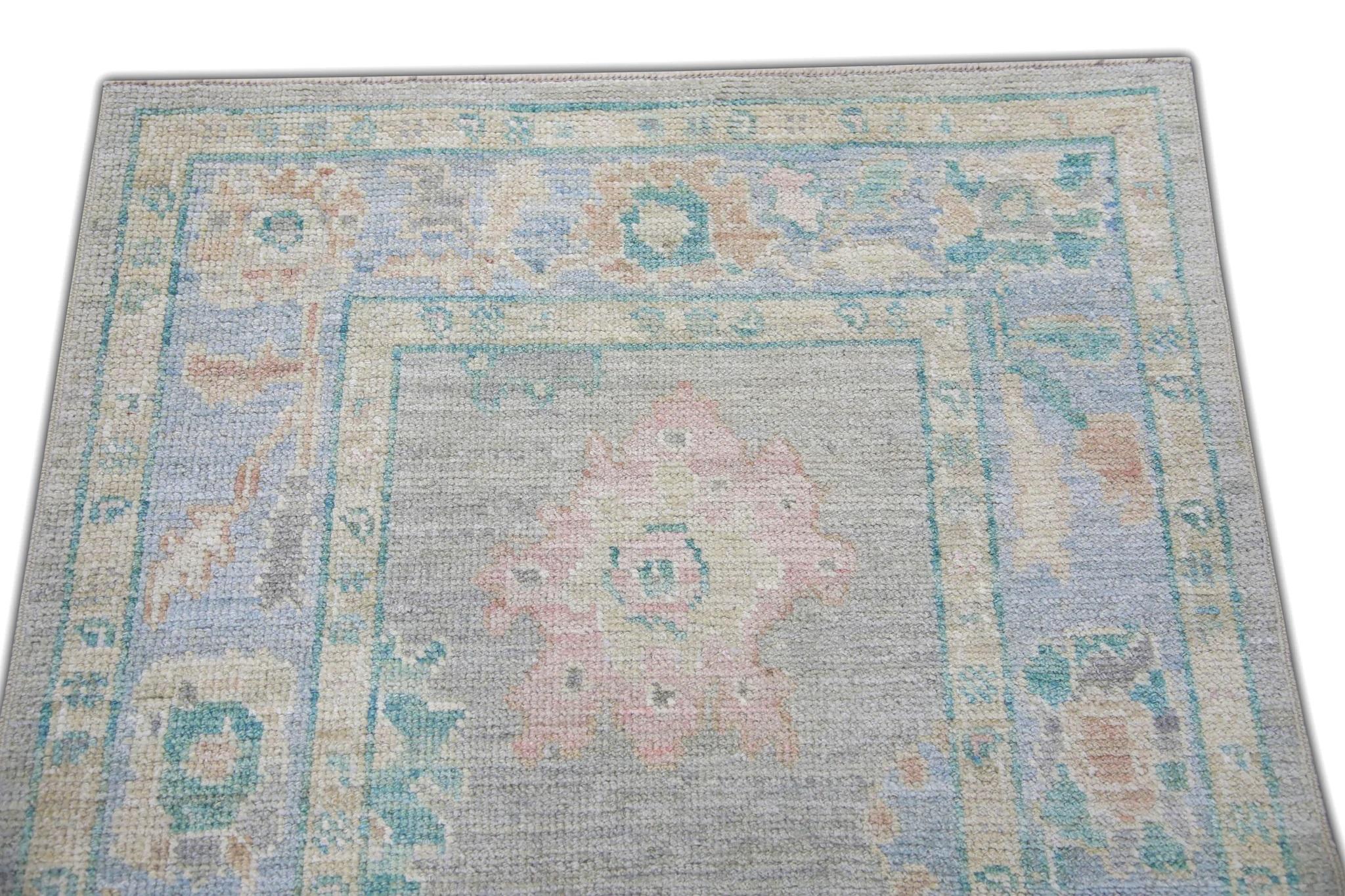 Tintura vegetale Tappeto Oushak turco in lana intrecciata a mano con motivi floreali colorati blu 2'11