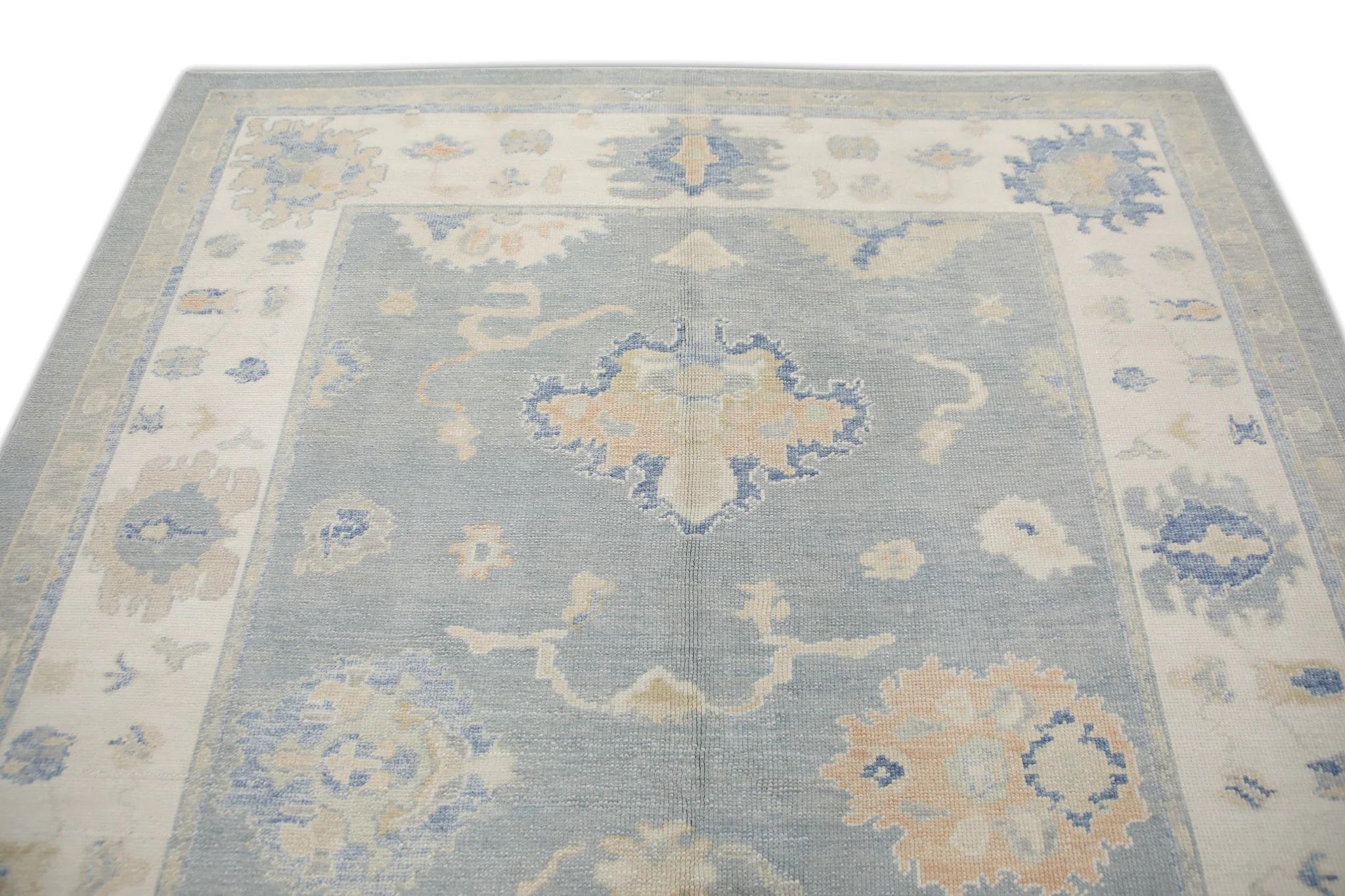 Teinture végétale Tapis turc Oushak en laine tissé à la main à motifs floraux bleus et abricot 7' x 9'5