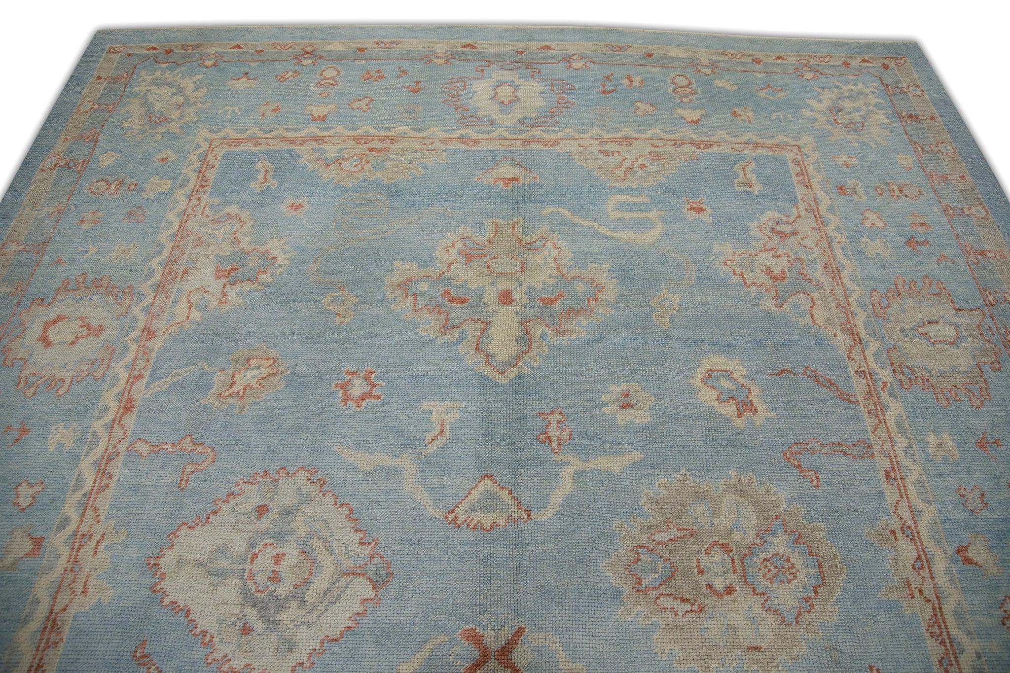 Blauer handgewebter türkischer Oushak-Teppich aus Wolle mit rotem Blumenmuster 8'4