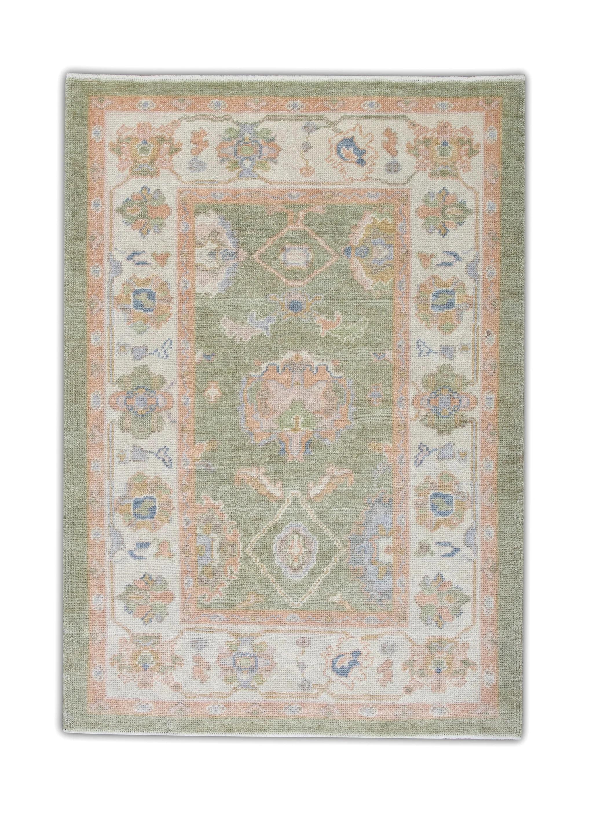 XXIe siècle et contemporain Tapis d'Oushak turc en laine tissé à la main à motifs floraux saumon, 4'3