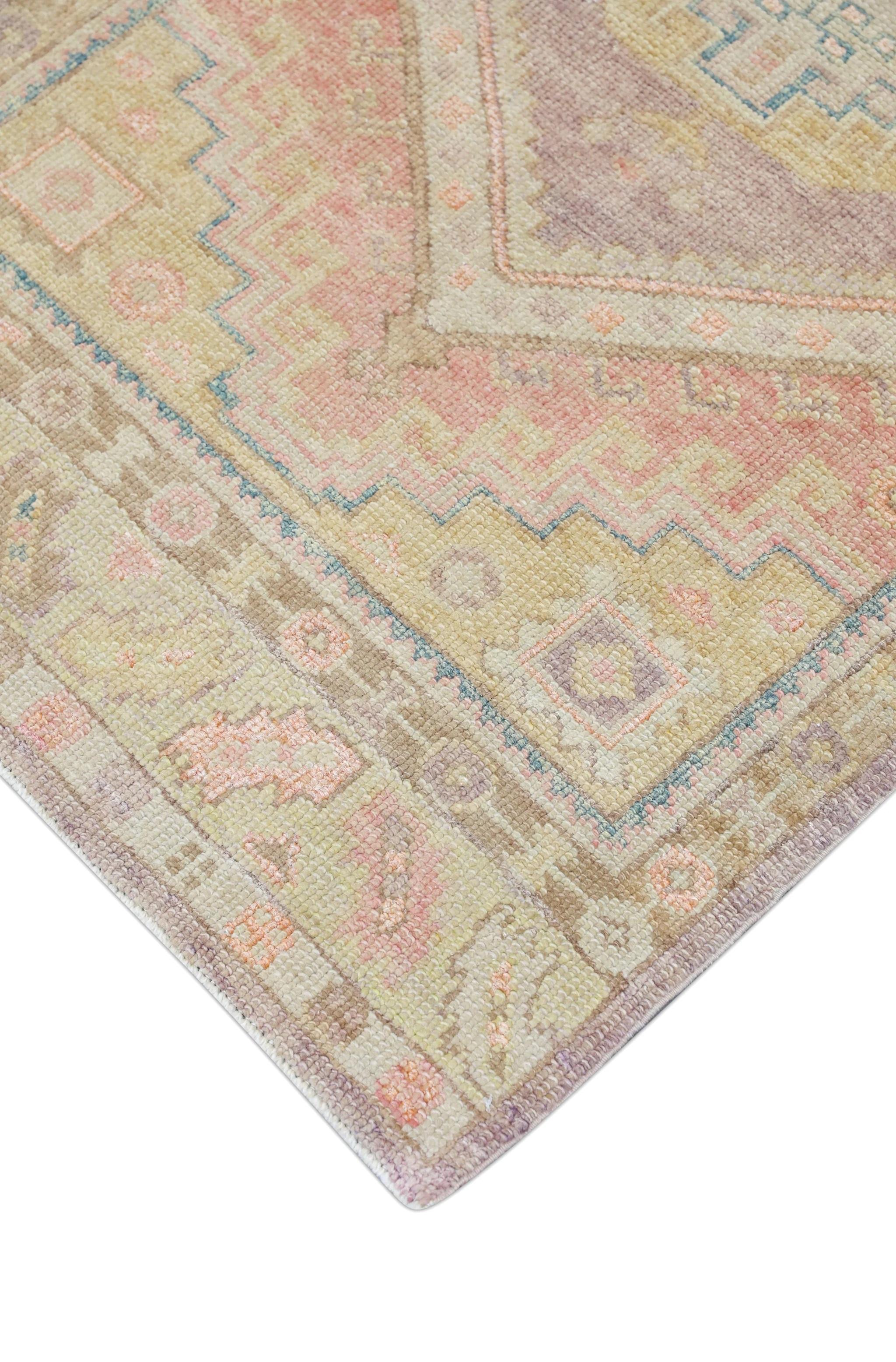 Mehrfarbiger handgewebter türkischer Oushak-Teppich aus Wolle mit Medaillon-Design 3' x 10'5