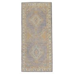Türkischer Oushak-Teppich aus handgewebter Wolle in Weichlila mit Blumenmuster, 3' x 6'6"