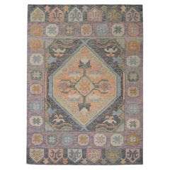 Tapis turc Oushak en laine tissé à la main à motif de médaillons géométriques colorés de 4' x 5'10".