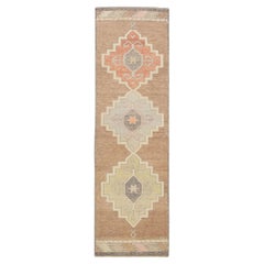 Türkischer Oushak-Teppich aus handgewebter Wolle mit farbenfrohem Medaillon-Design, 3' X 10'