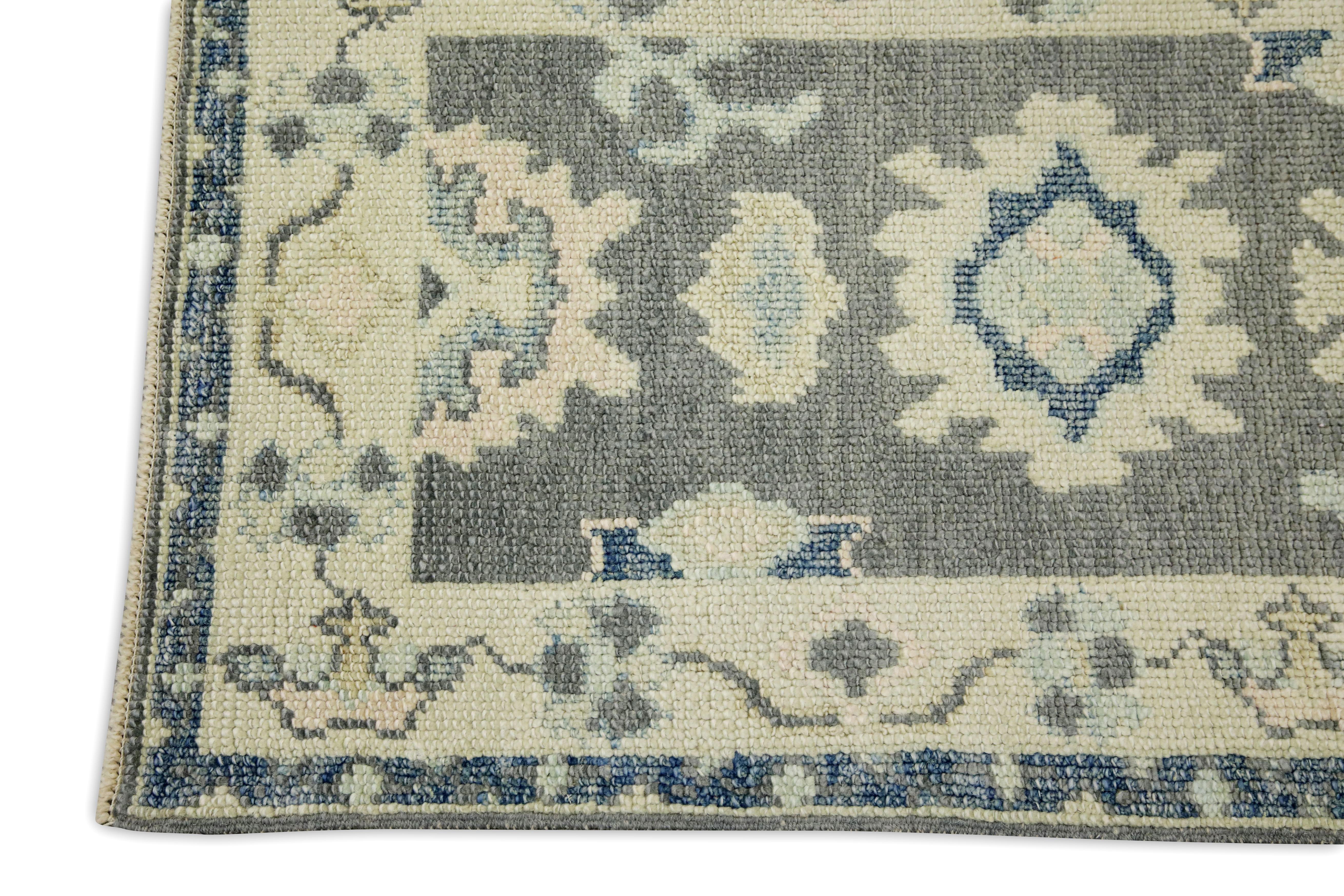 Türkischer Oushak-Teppich aus handgewebter Wolle in Grau & Grün mit geometrischem Design, 2' x 3'3