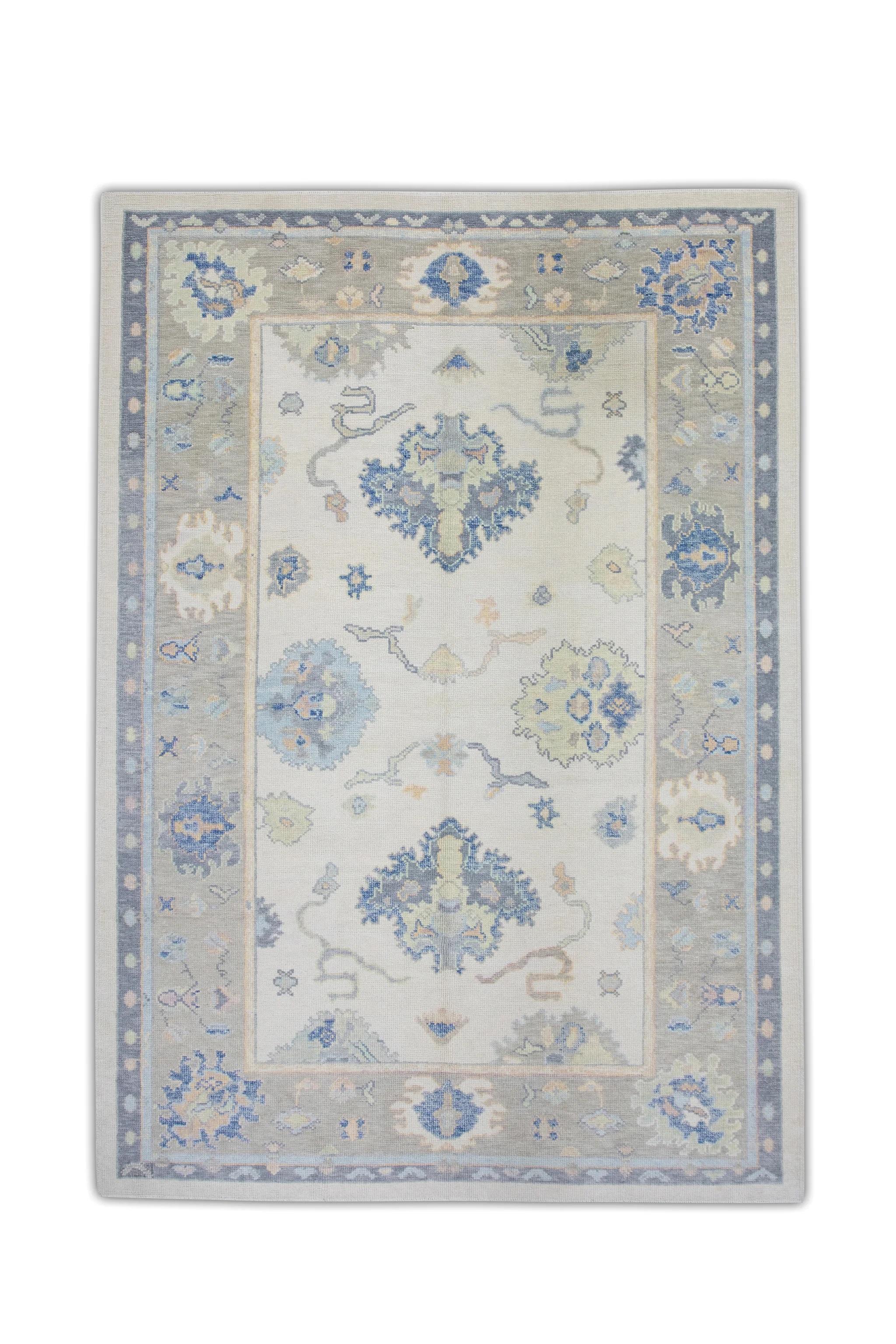 XXIe siècle et contemporain Tapis turc Oushak tissé à la main, bleu crème et à fleurs 6'2