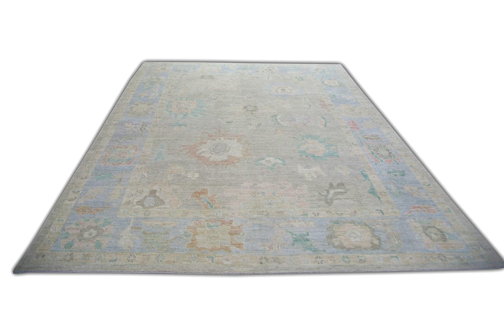 Türkischer Oushak Teppich in Soft Blue, Coral & Sage Handgewebter Wollteppich 8'5