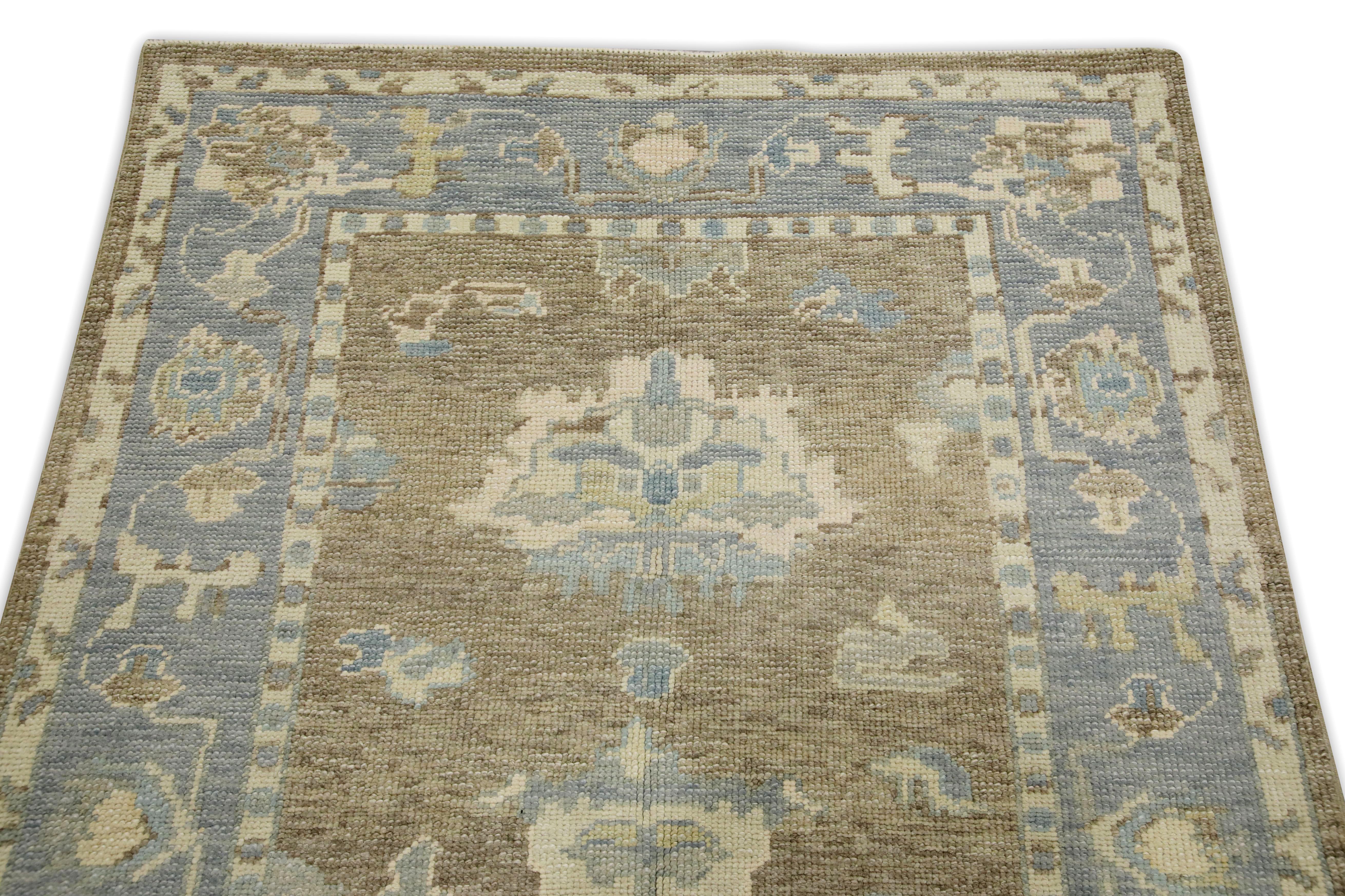 Türkischer Oushak Teppich in weichem Blau & Taupe Handgeknüpfter Wollteppich 3'8