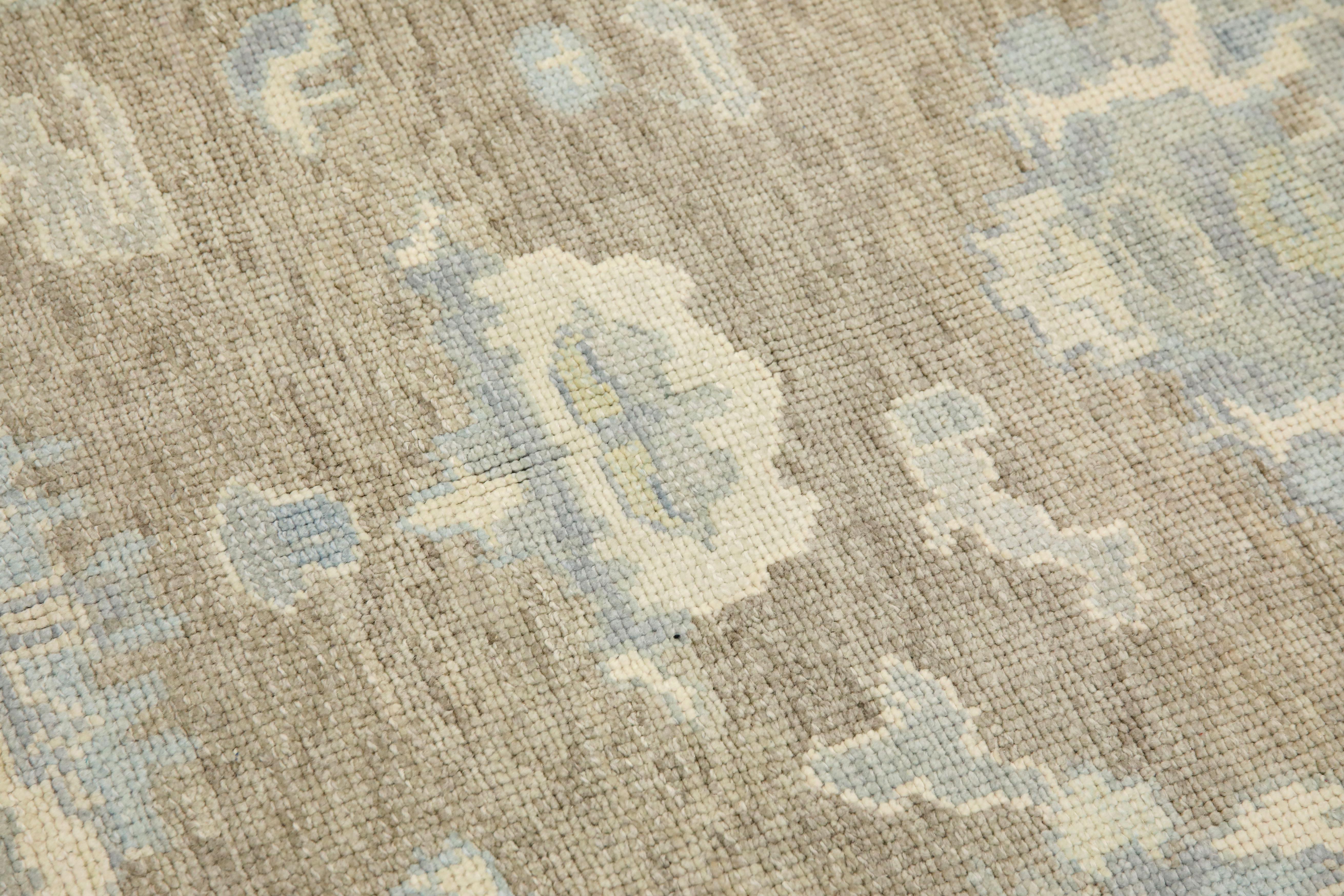 Türkischer Oushak Teppich in weichem Blau & Taupe Handgeknüpfter Wollteppich 3'8