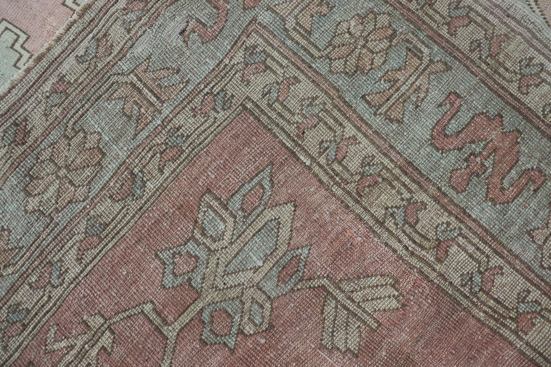 Türkischer Oushak-Teppich in zartem Rosa und Sage Grün mit geometrischem Muster 6'6 x 9'9 im Angebot 8