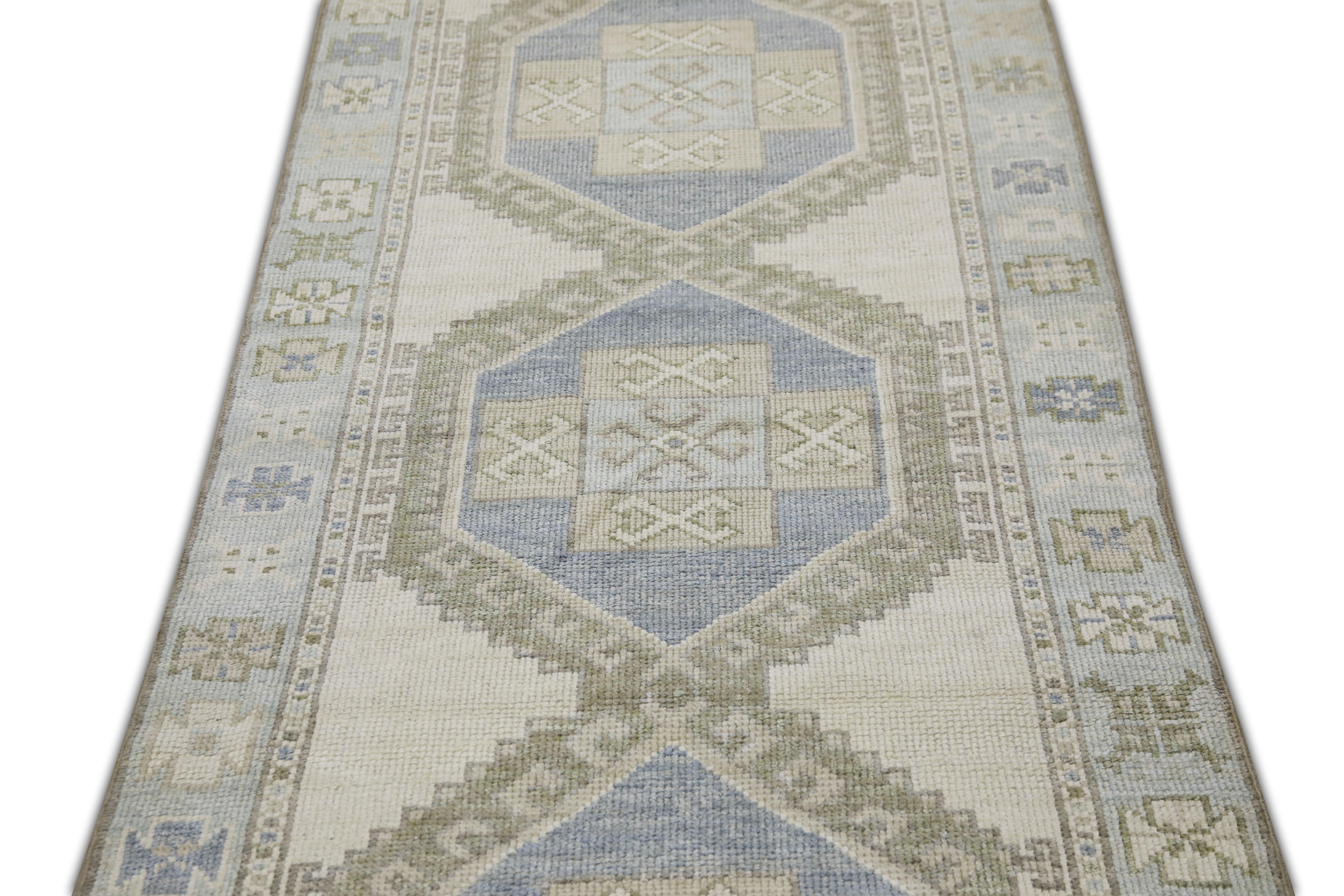 Türkischer Oushak Teppich Elfenbein Blau Olive Handgewebter Wollteppich 2'11