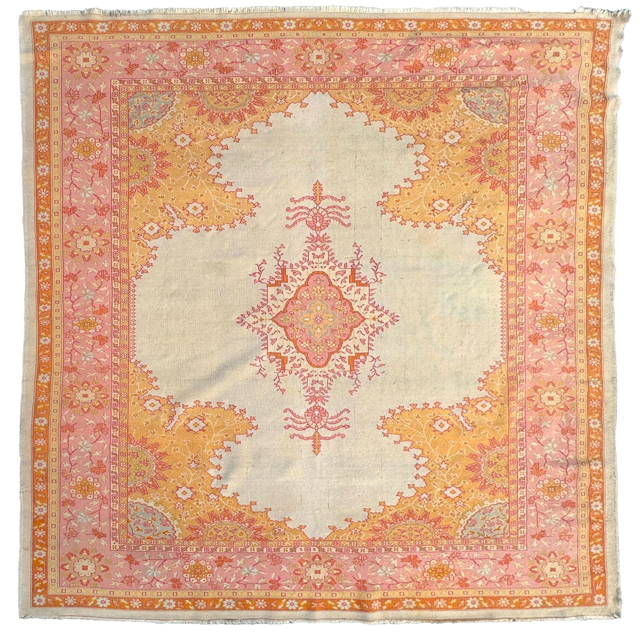Türkischer Oushak-Teppich, Großer antiker im Angebot 2
