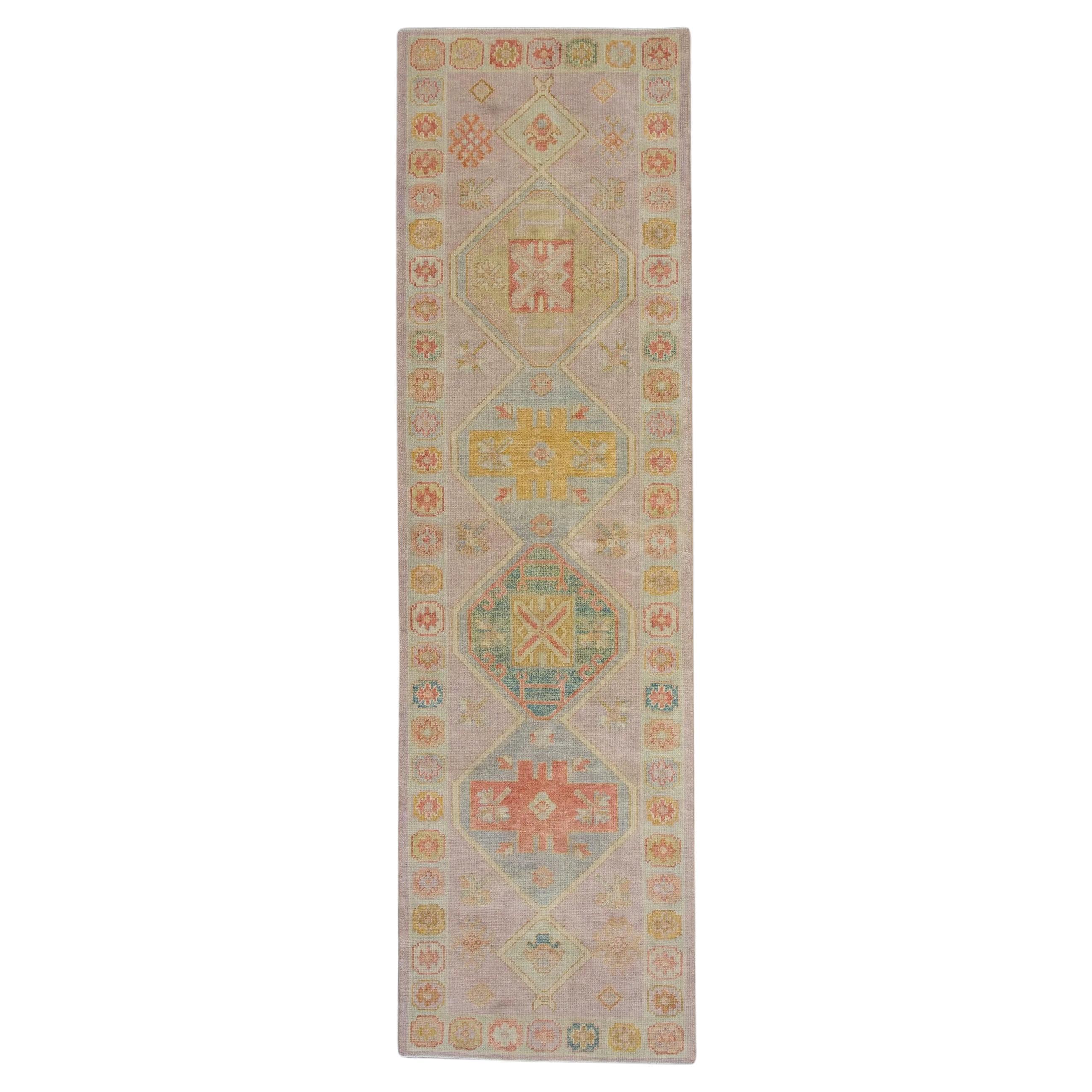 Alfombra turca Oushak Lavanda Coral Oro Alfombra de lana tejida a mano 3'1" x 10'6" en venta