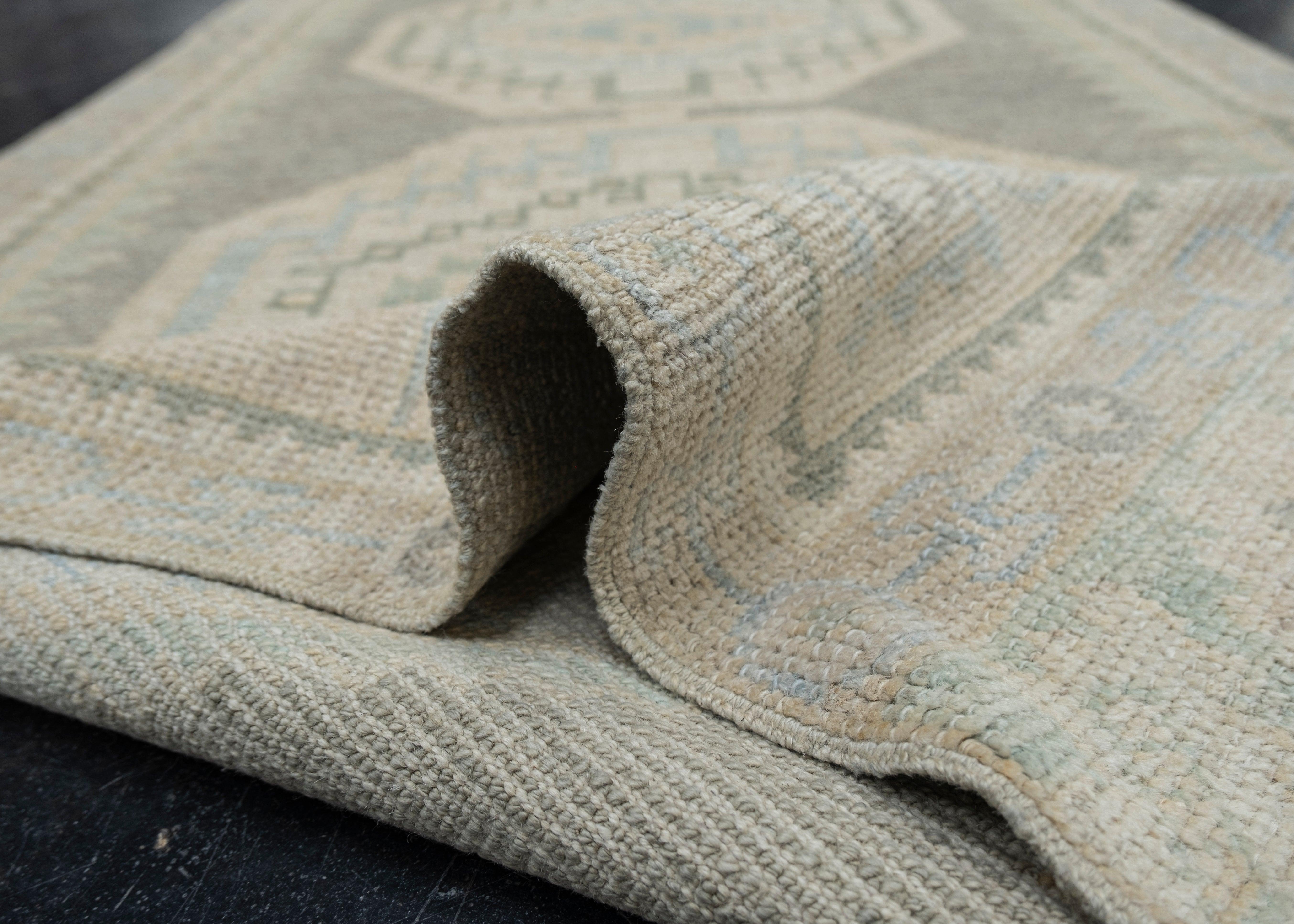 Tappeto Oushak turco orientale fatto a mano 3' x 10'2