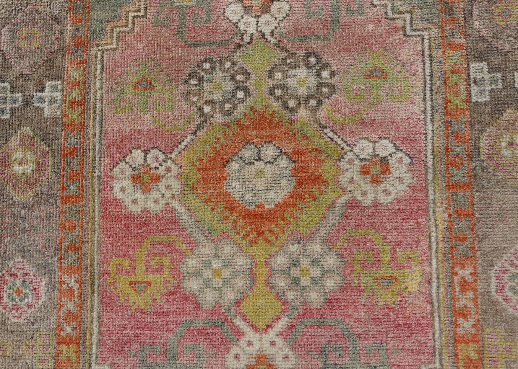 Turkish Oushak Rug -Pastel Pink, Green, and Yellow Floral Medallions 3'5 x 5'8 For Sale 3
