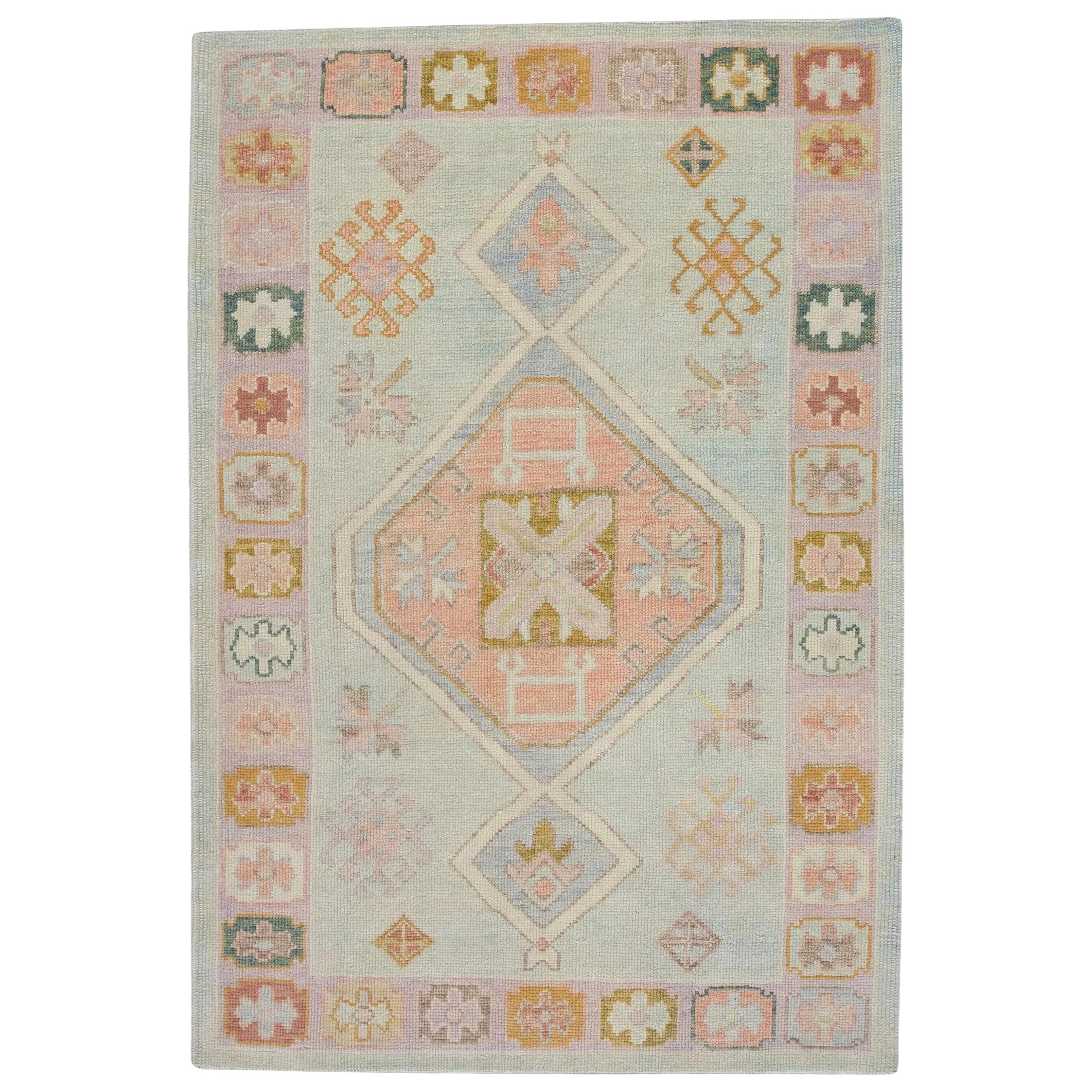 Türkischer Oushak-Teppich Pfirsich, Grün und Lavendel Handgewebter Wollteppich 4'3" x 6' im Angebot