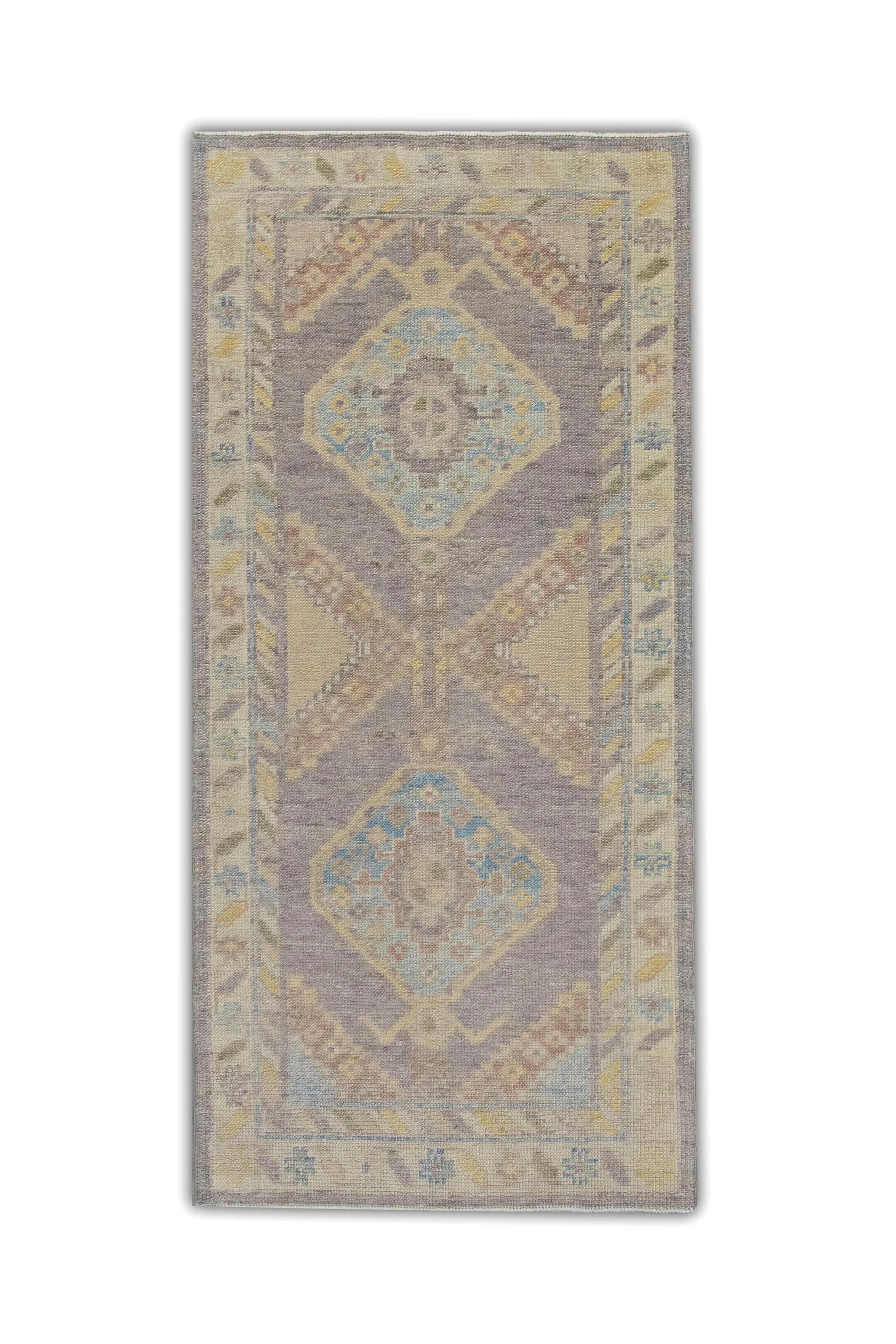 Türkischer Oushak-Teppich in Violett mit Medaillon aus handgewebter Wolle 2'10