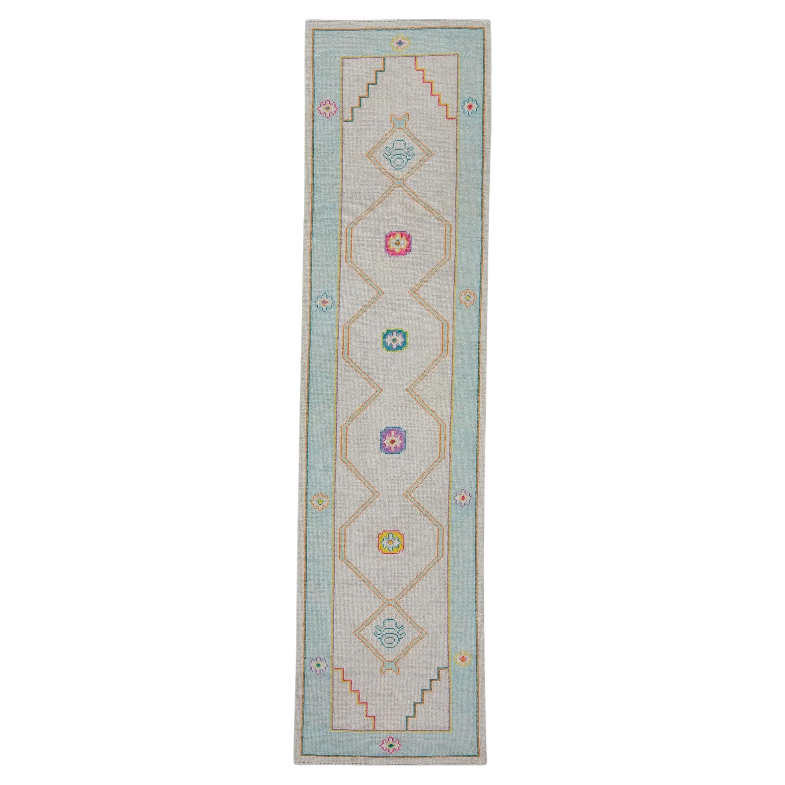Türkischer Oushak Teppich Weiches Aqua und Beige Handgewebter Wollteppich 2'7" x 9'10" im Angebot