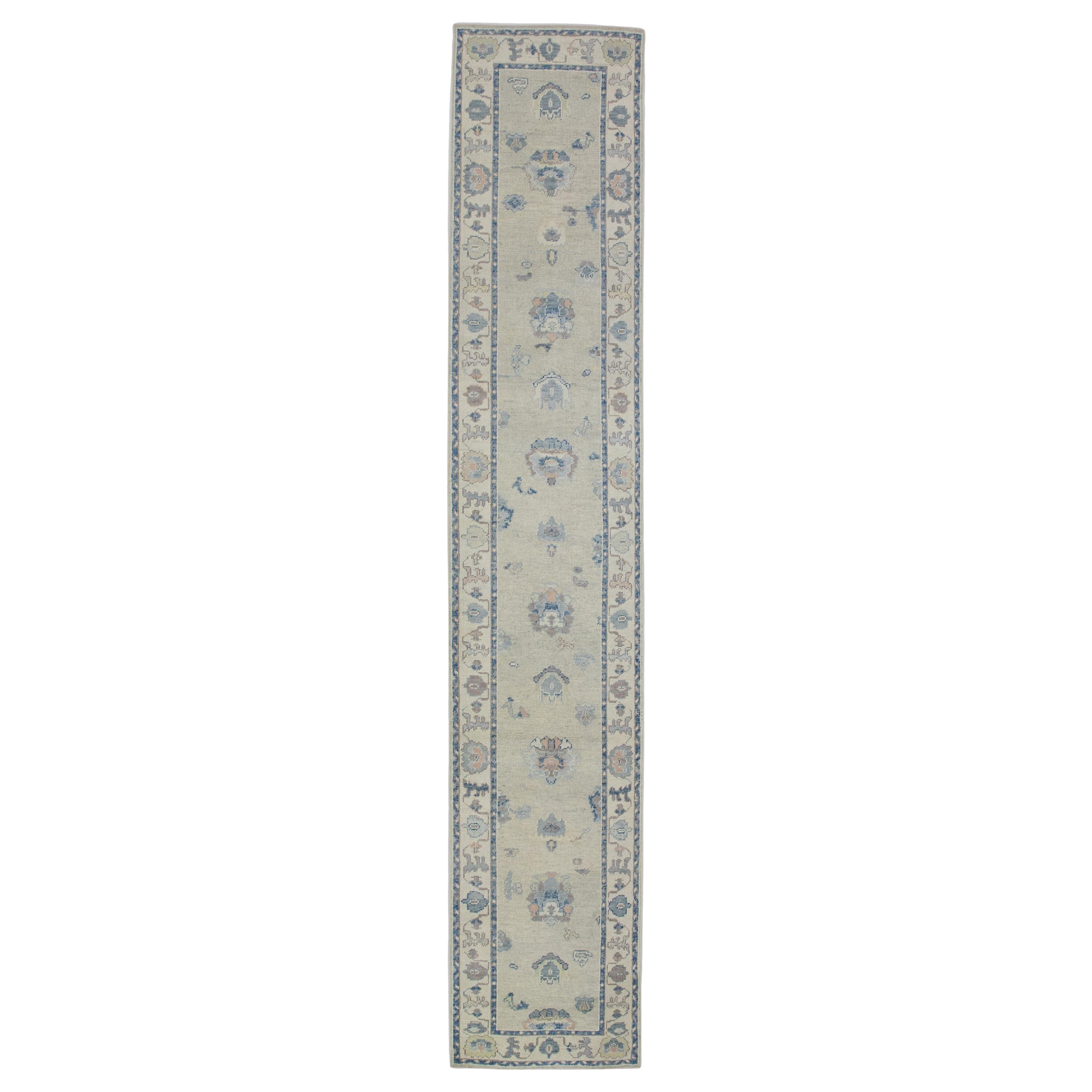 Tapis turc Oushak Tapis en laine tissé à la main beige et bleu délavé 2'11" x 15'9" en vente