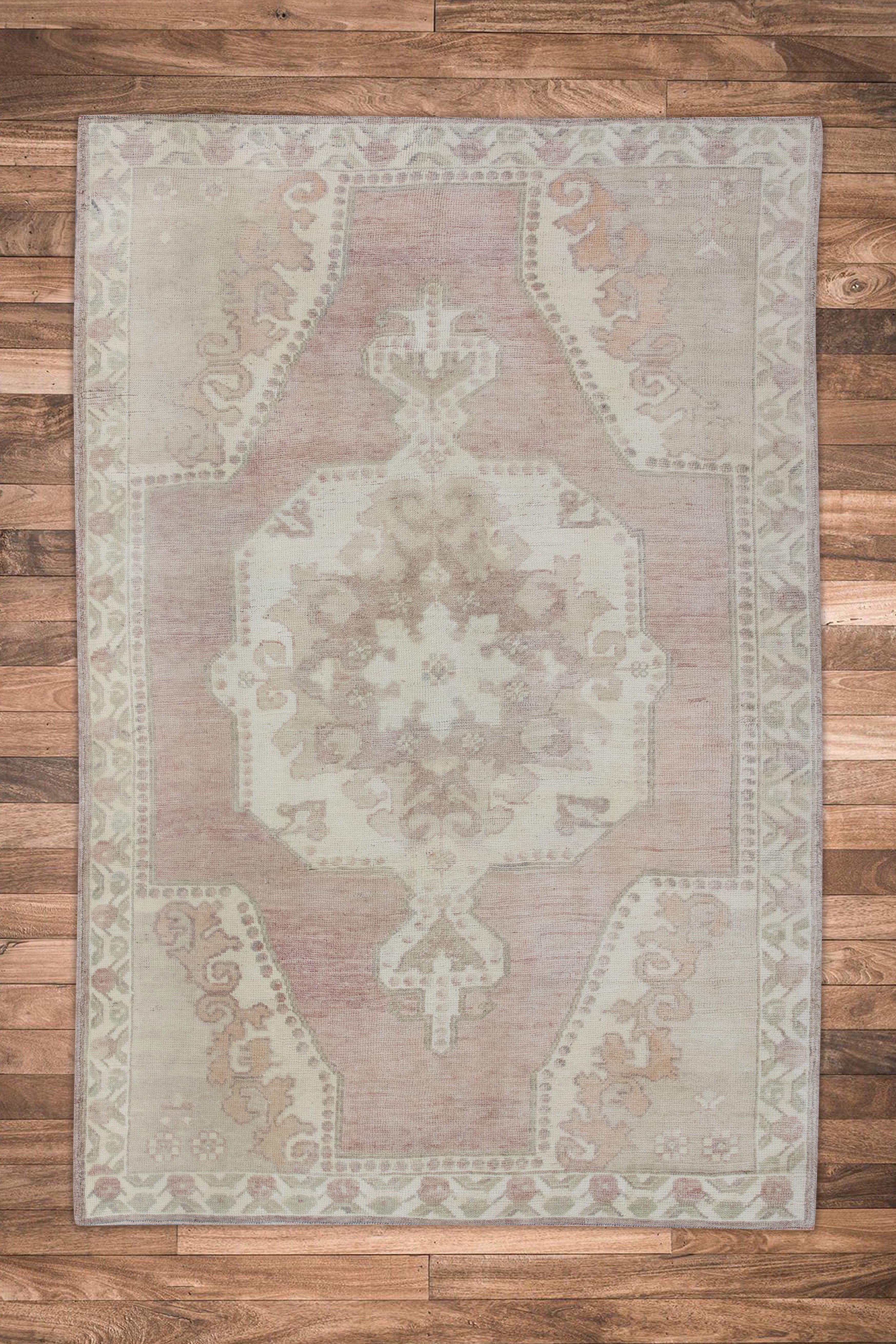 Türkischer Oushak Teppich Soft Blush Beige Handgewebter Wollteppich 4'8