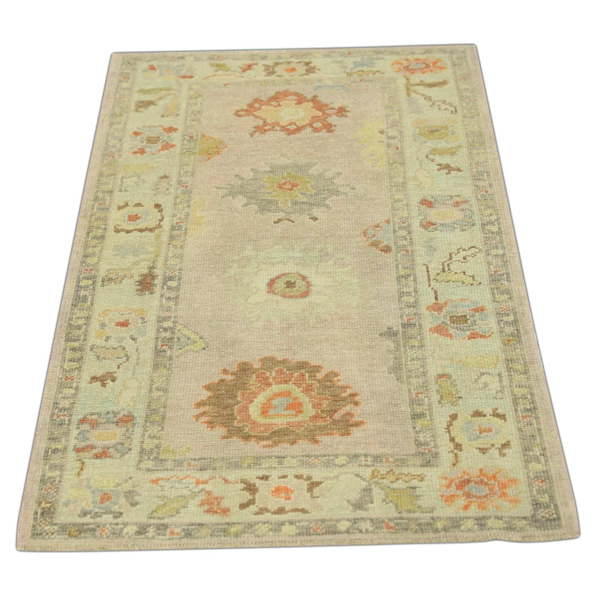 Tappeto turco Oushak Accenti pastello morbidi Tappeto in lana tessuto a mano 3'2" x 5'10" in vendita