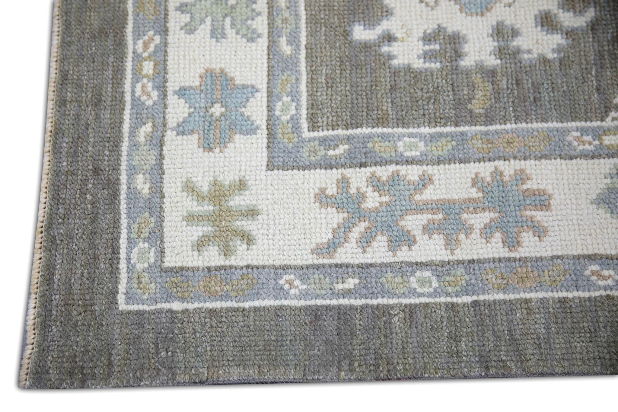 Turco Tappeto Oushak turco Taupe Avorio e Blu Tessuto a mano in lana 3' x 5'4