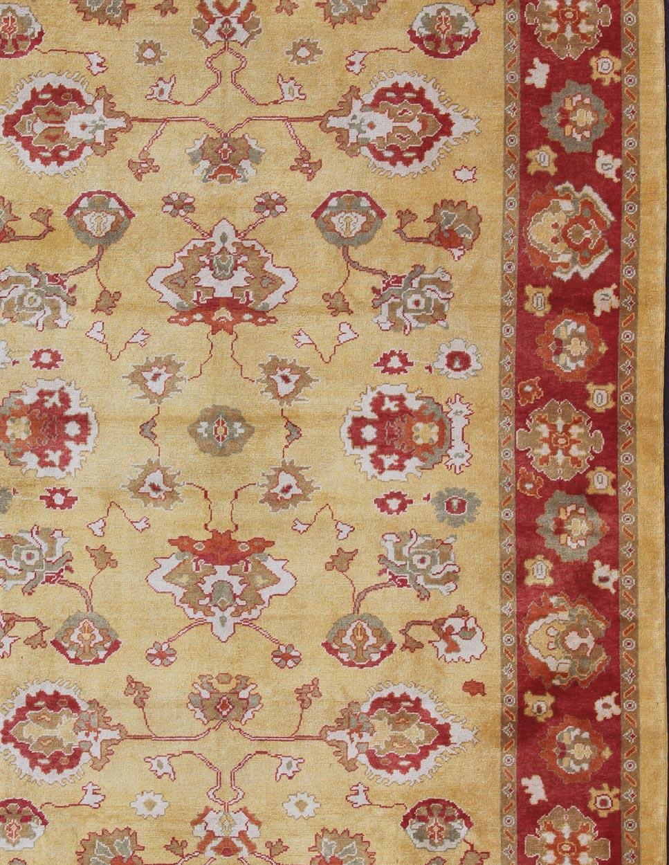 Turkish Oushak Rug, rug EN-340, country of origin / type: Turkey / Oushak.

Measures: 10'10 x 15'.

This traditional Oushak rug from Turkey features a subdued, neutral color palette and an all-over design of floral shapes, surrounded beautifully by