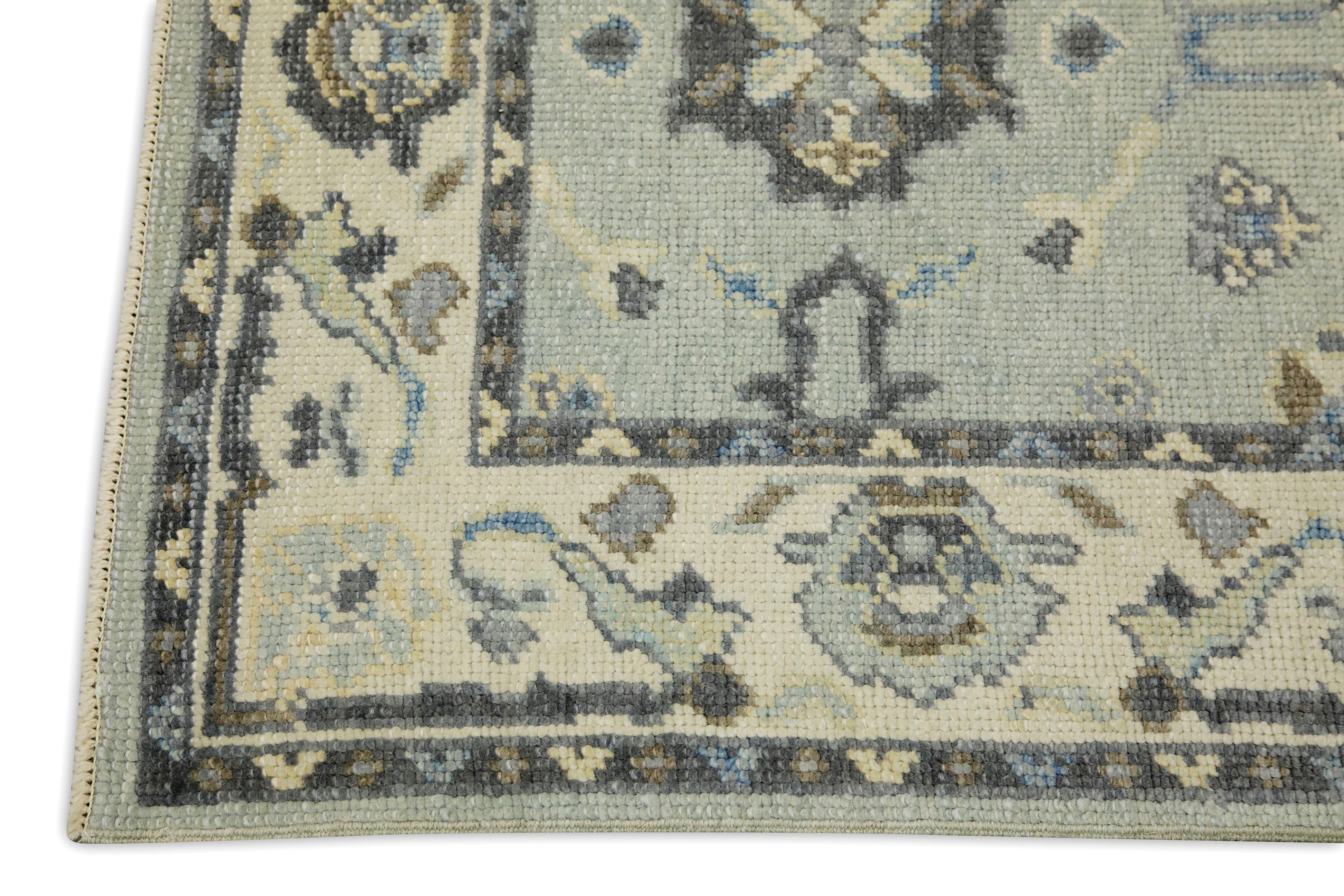 Turco Tappeto turco Oushak Runner blu e grigio con disegno floreale, tessuto a mano. in vendita