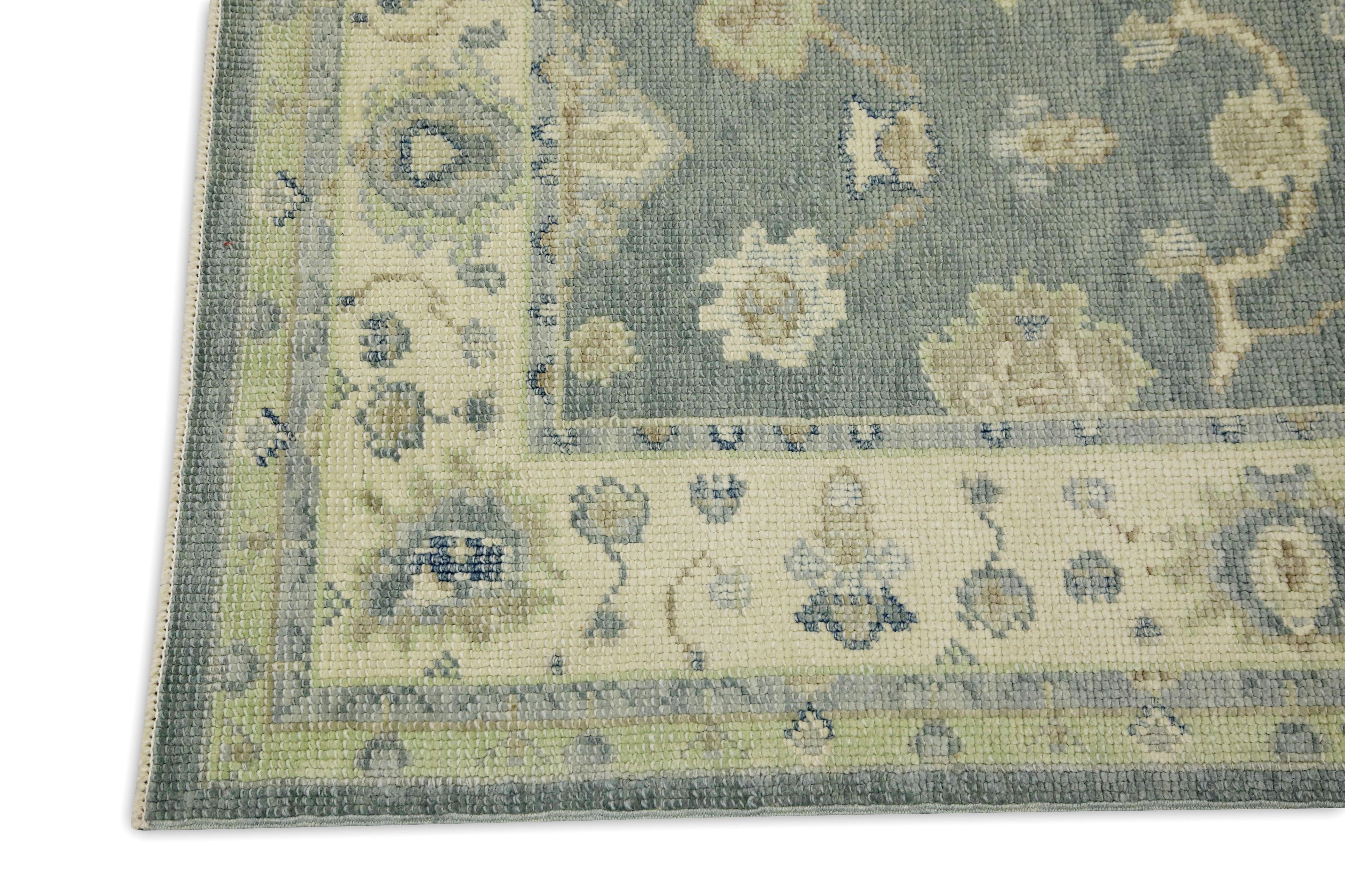 Türkischer handgewebter Oushak-Läufer aus Wolle in Blau mit Blumenmuster 2'11