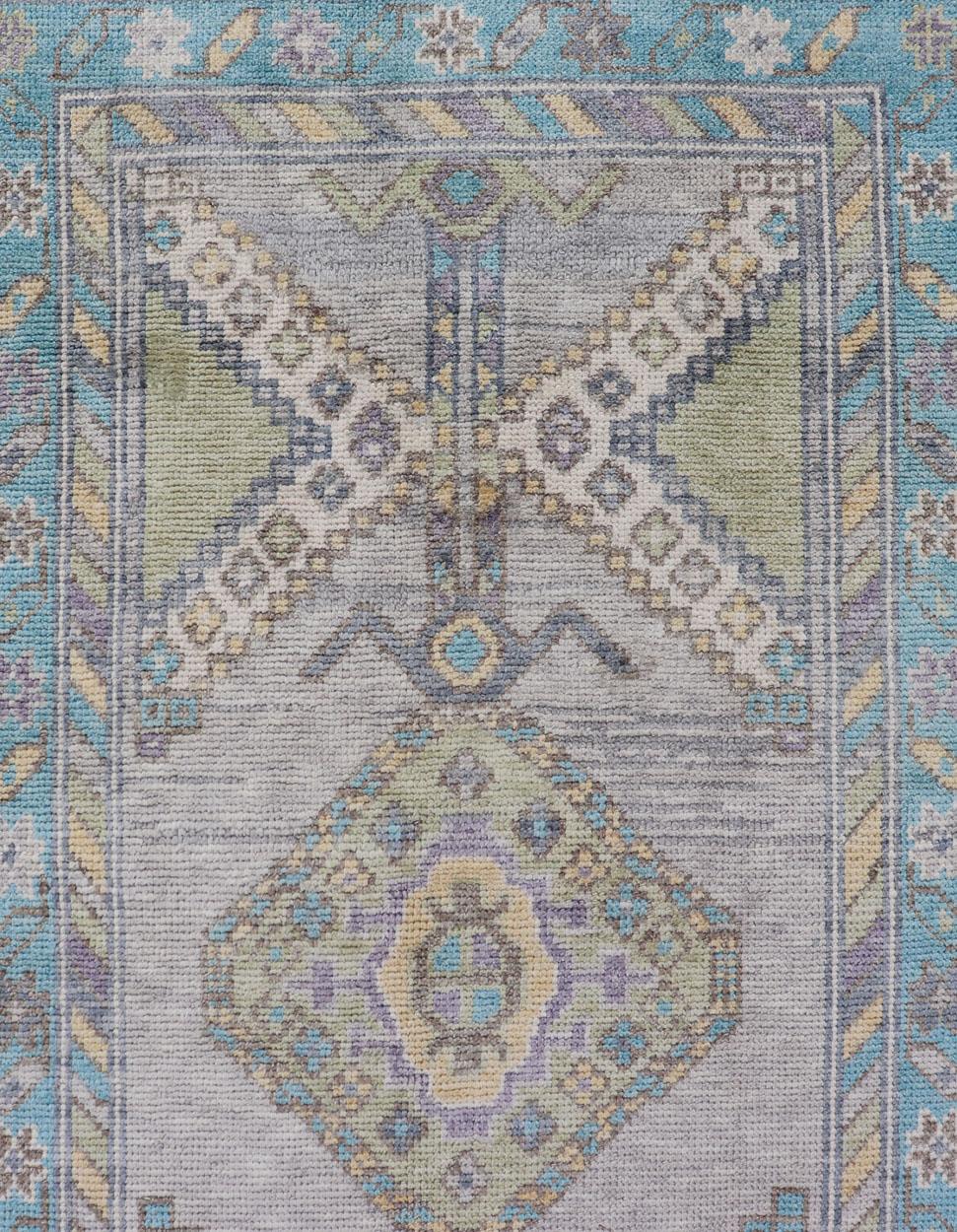 Turkish Oushak Runner in Gray with Sky Blue, Ivory, and Gold  3'0 x 12'9 im Angebot 5