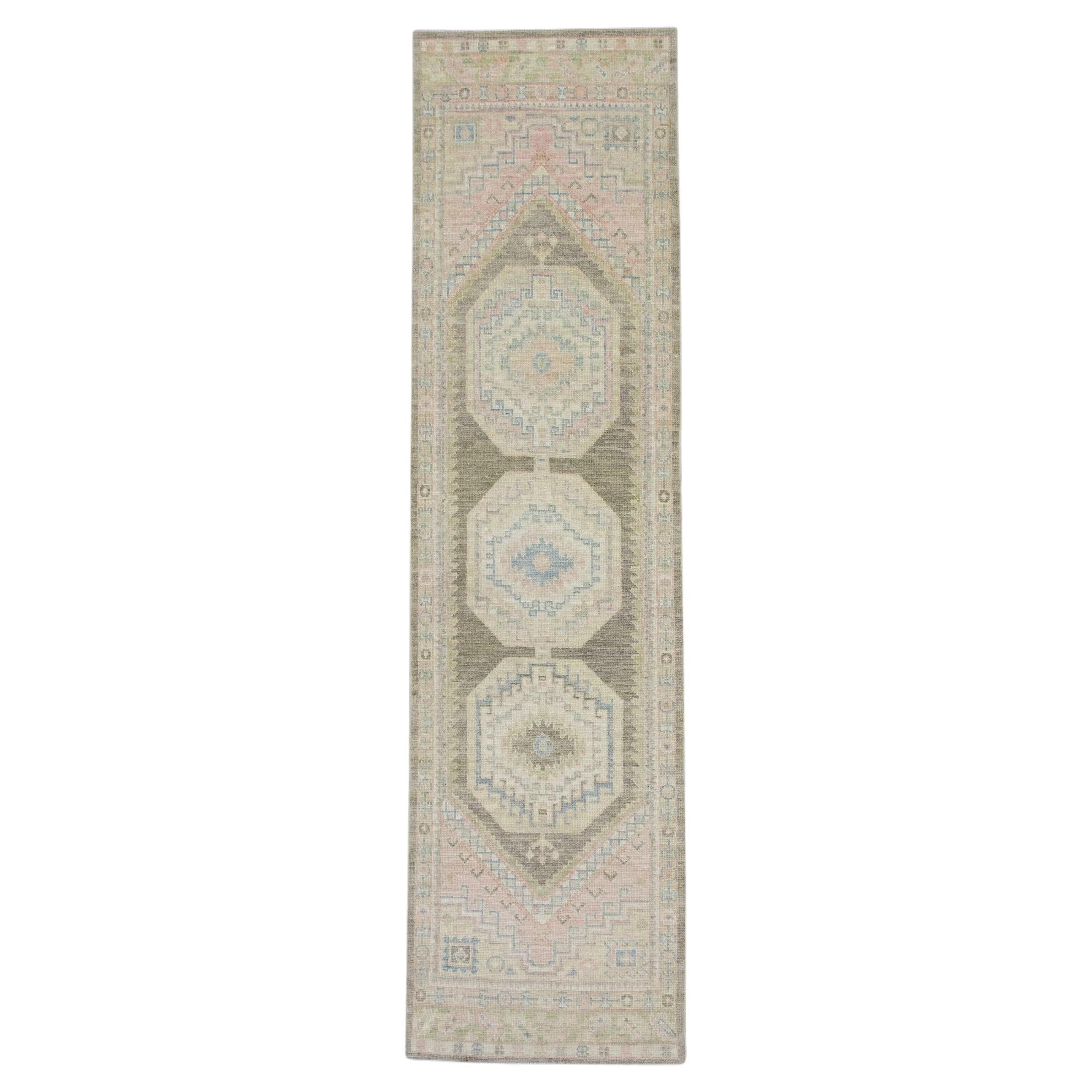 Türkischer Oushak Läufer Teppich Beige Taupe & Blau Handgewebter Wollteppich 2'10" x 10'6" im Angebot