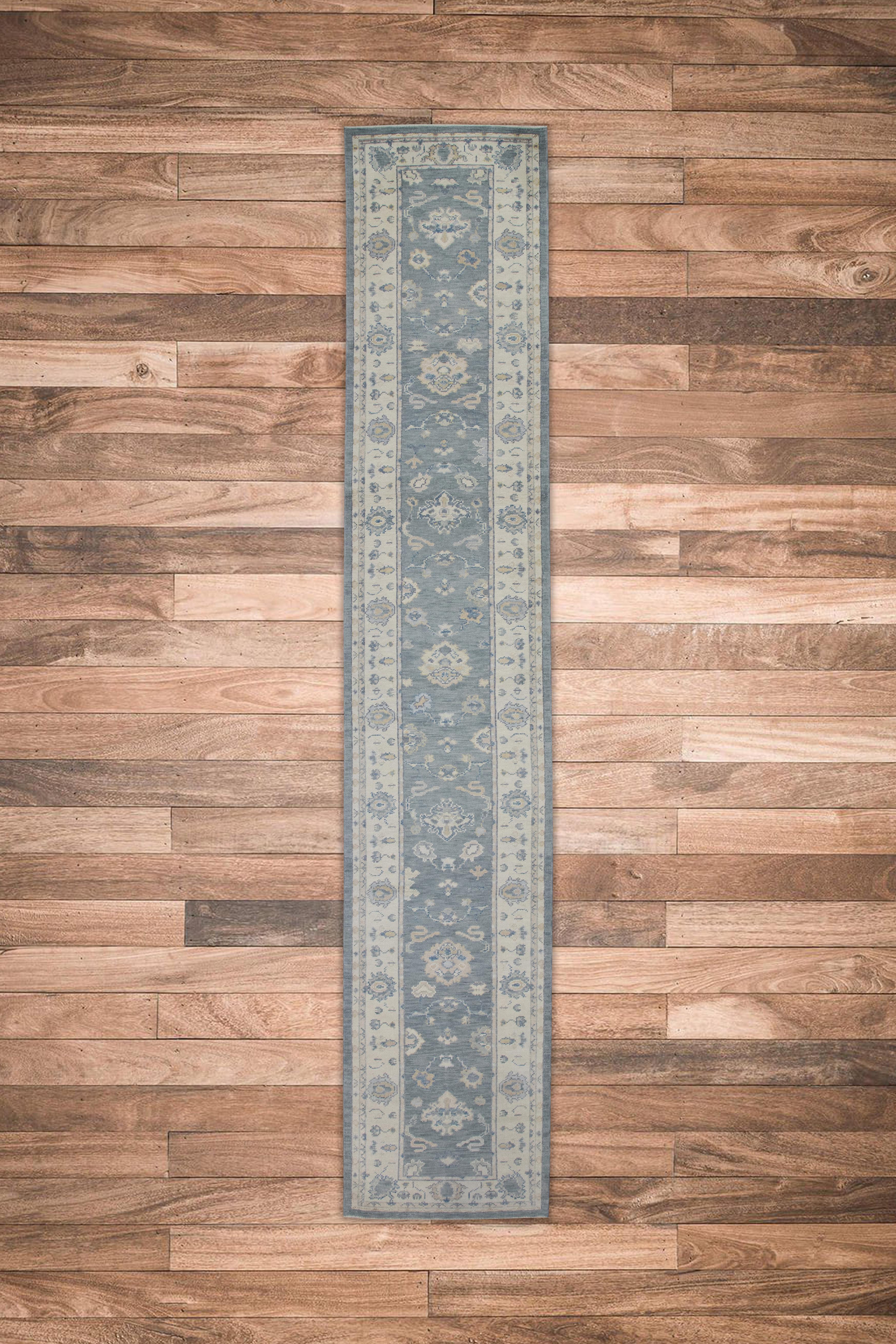 Tappeto Oushak Runner Turco Blu, Avorio e Taupe Tessuto a mano in lana 3'3