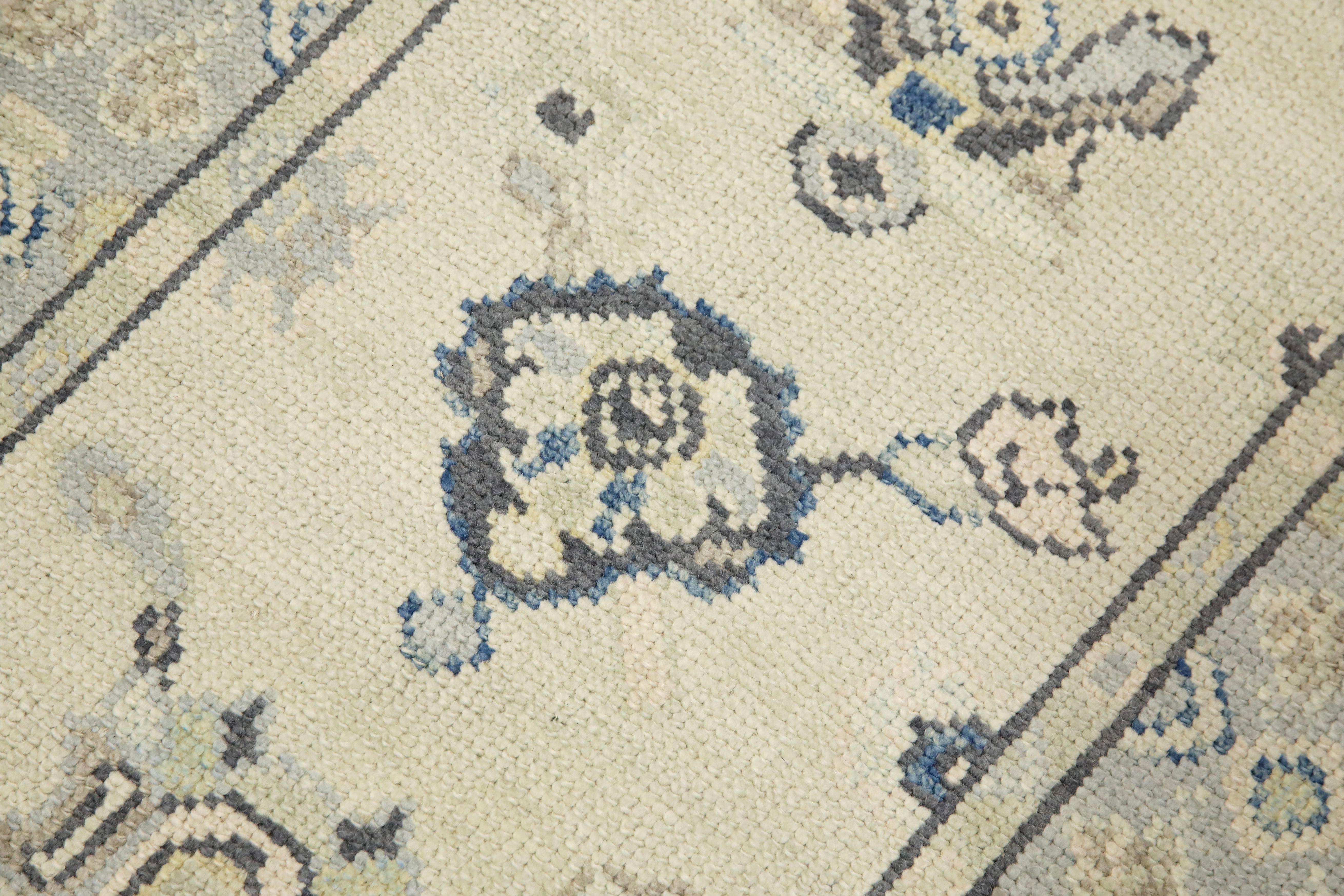 Alfombra turca Oushak Crema y Azul Floral Alfombra de lana tejida a mano 2'4