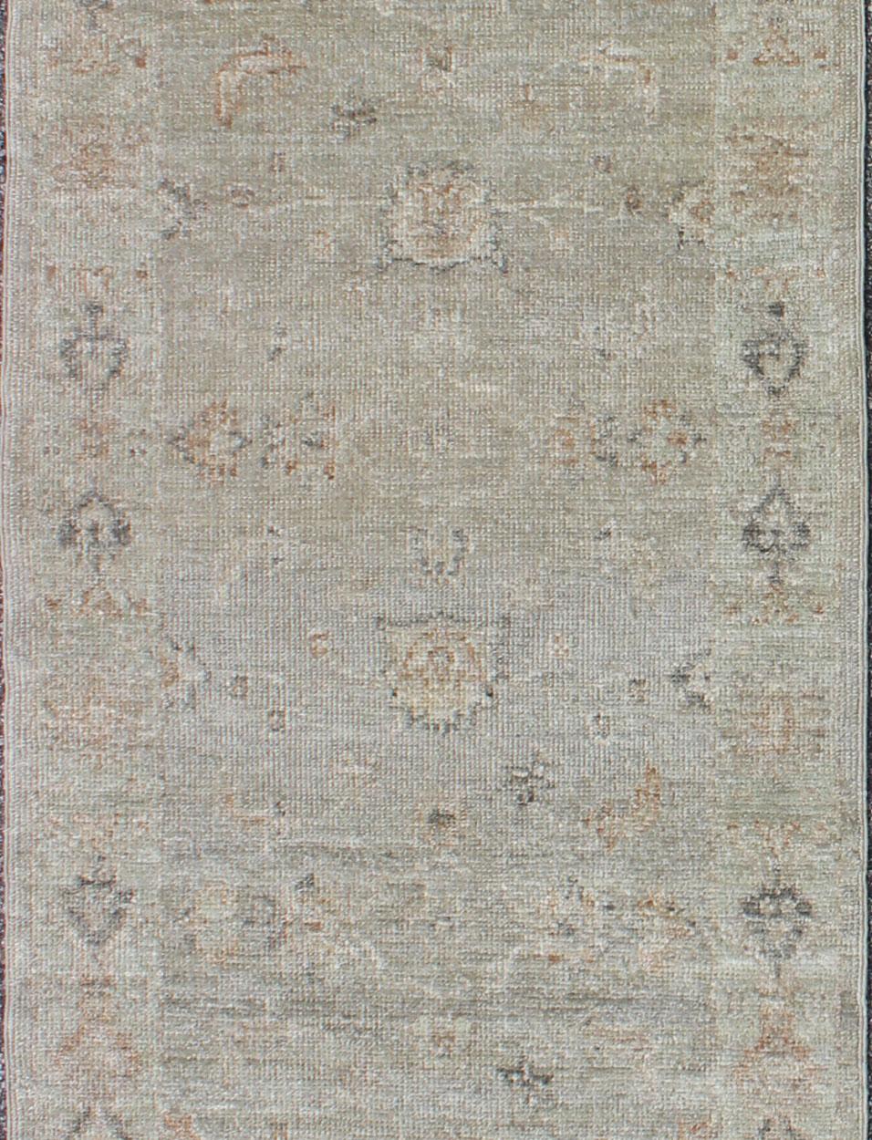 Runner Oushak turco con lana d'angora di Keivan Woven Arts 2'7