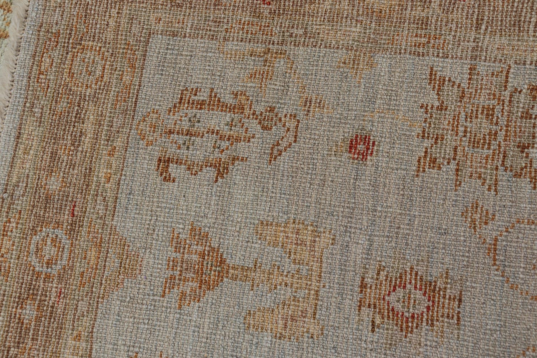 Türkischer Oushak-Läufer aus Angora-Wolle in Himmelblau, Braun und Rot im Angebot 5