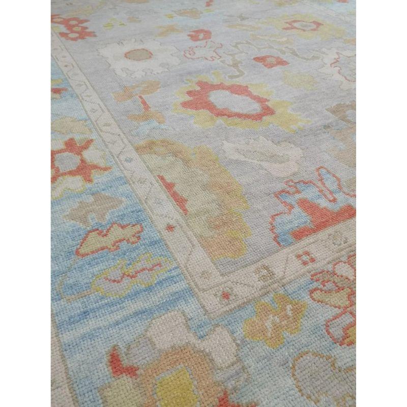 Turkish Oushak Village Carpet, Hand Knotted in Traditional Design In New Condition For Sale In Moreton-In-Marsh, GB