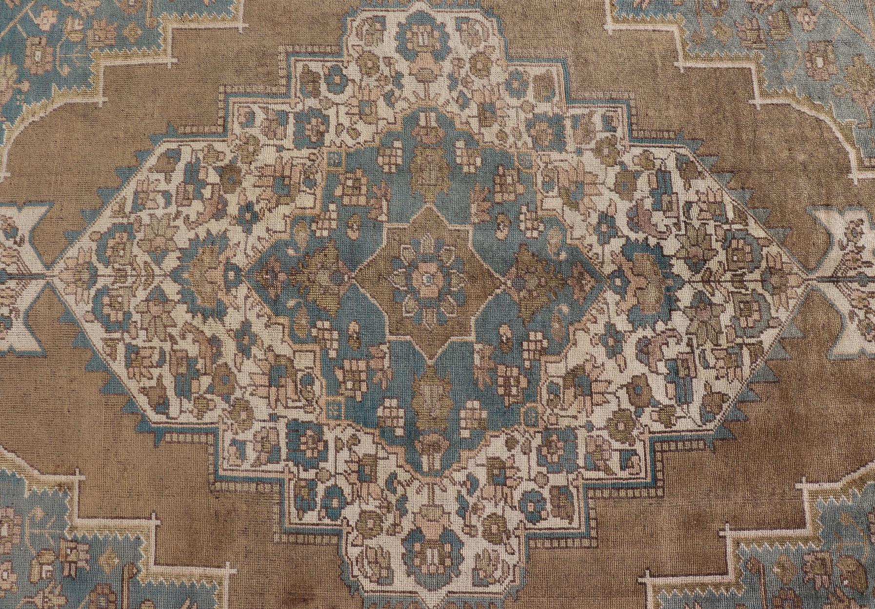 Türkischer Oushak Vintage Teppich aus der Türkei in goldbraunen und blauen Tönen im Angebot 6