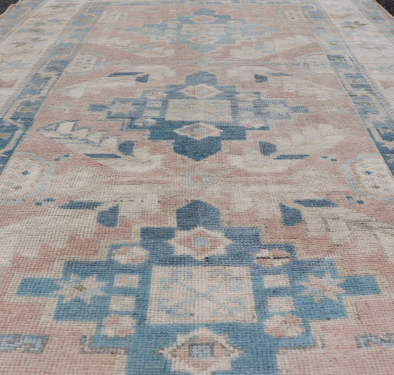 Turkish Oushak Vintage Carpet with Tri Medallion Design For Sale 3