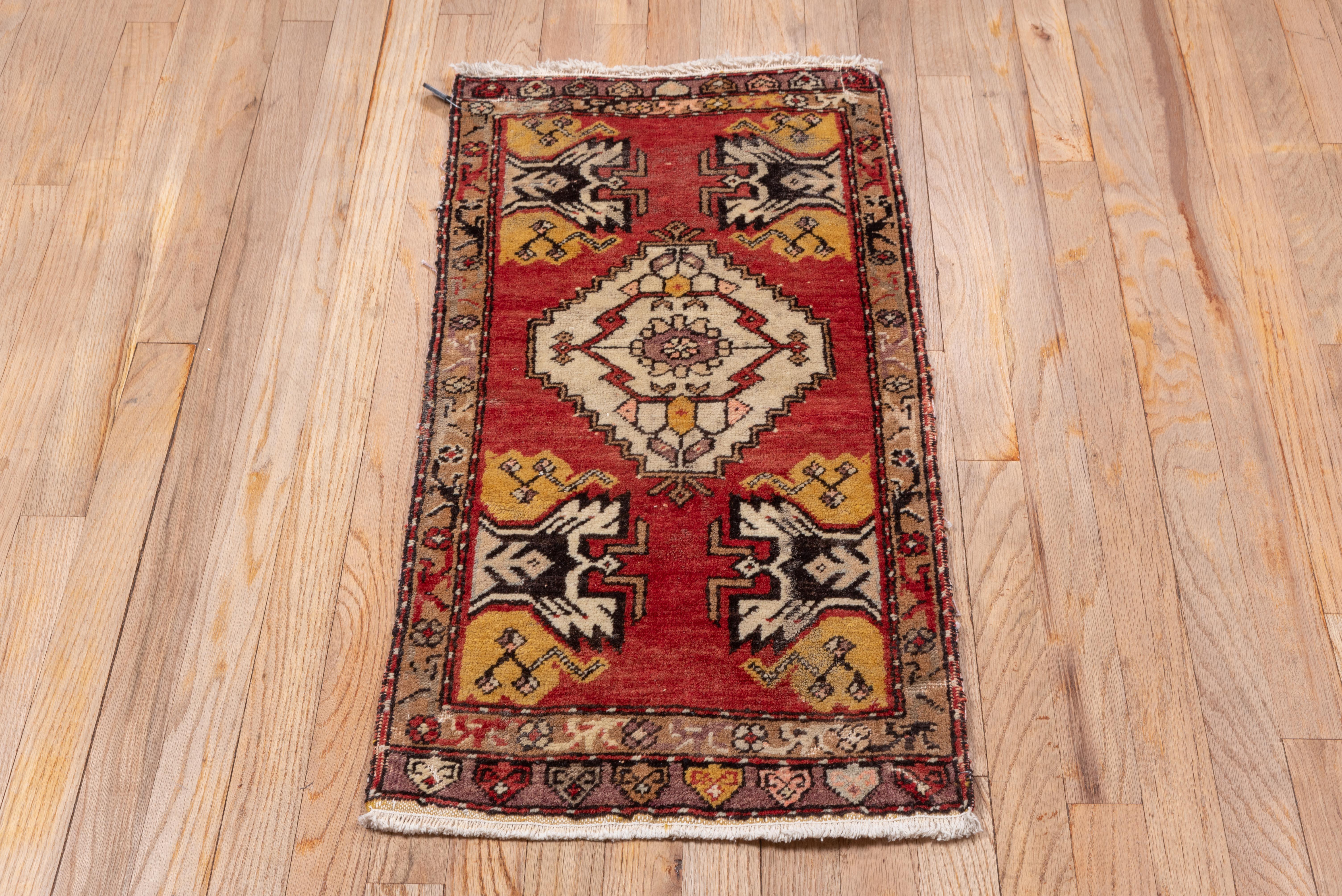 Turkish Red Geometric Diamond Rug In Good Condition For Sale In New York, NY